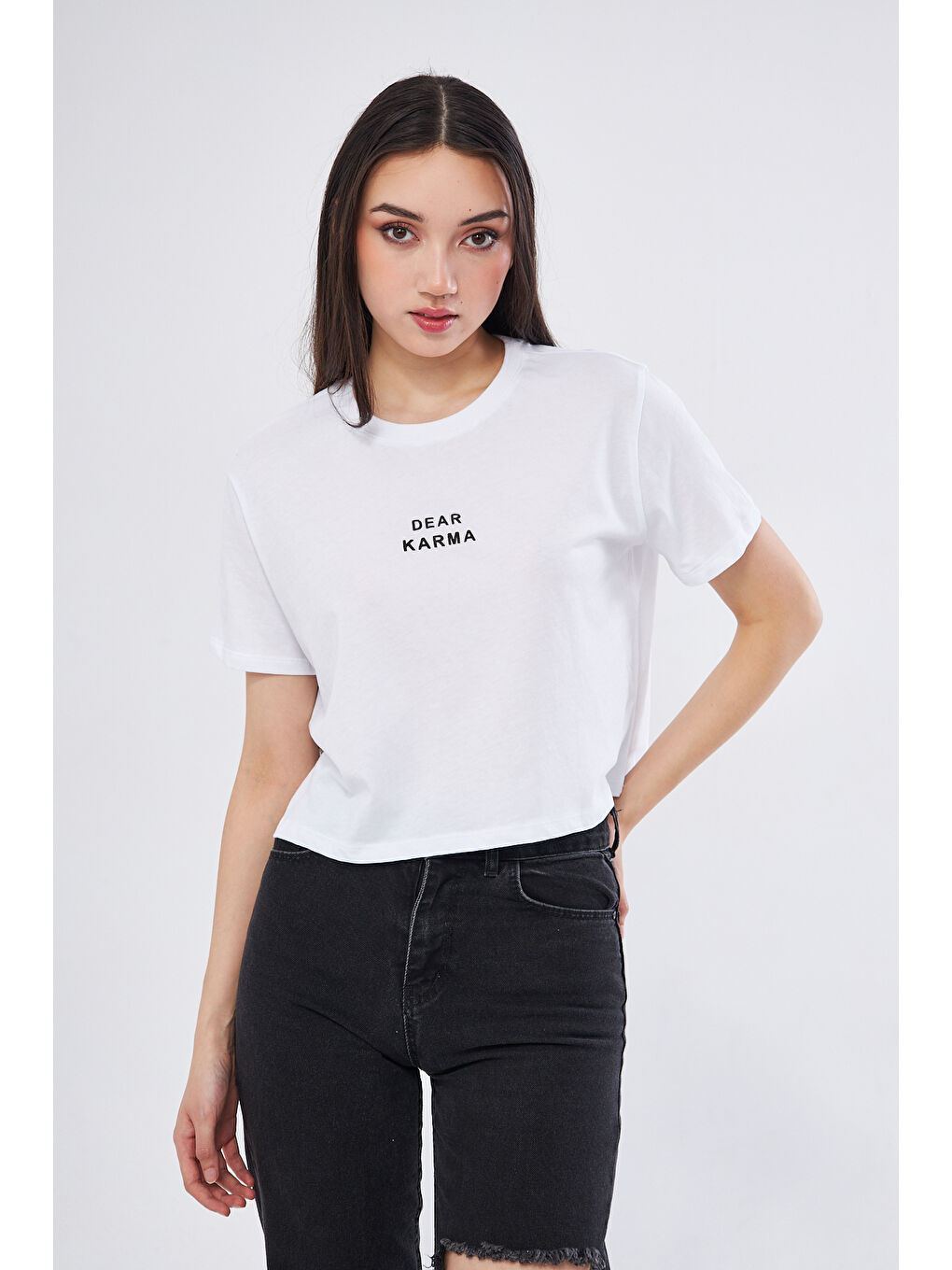 Charamela Beyaz Dear Karma Baskılı Crop Tshirt - 1