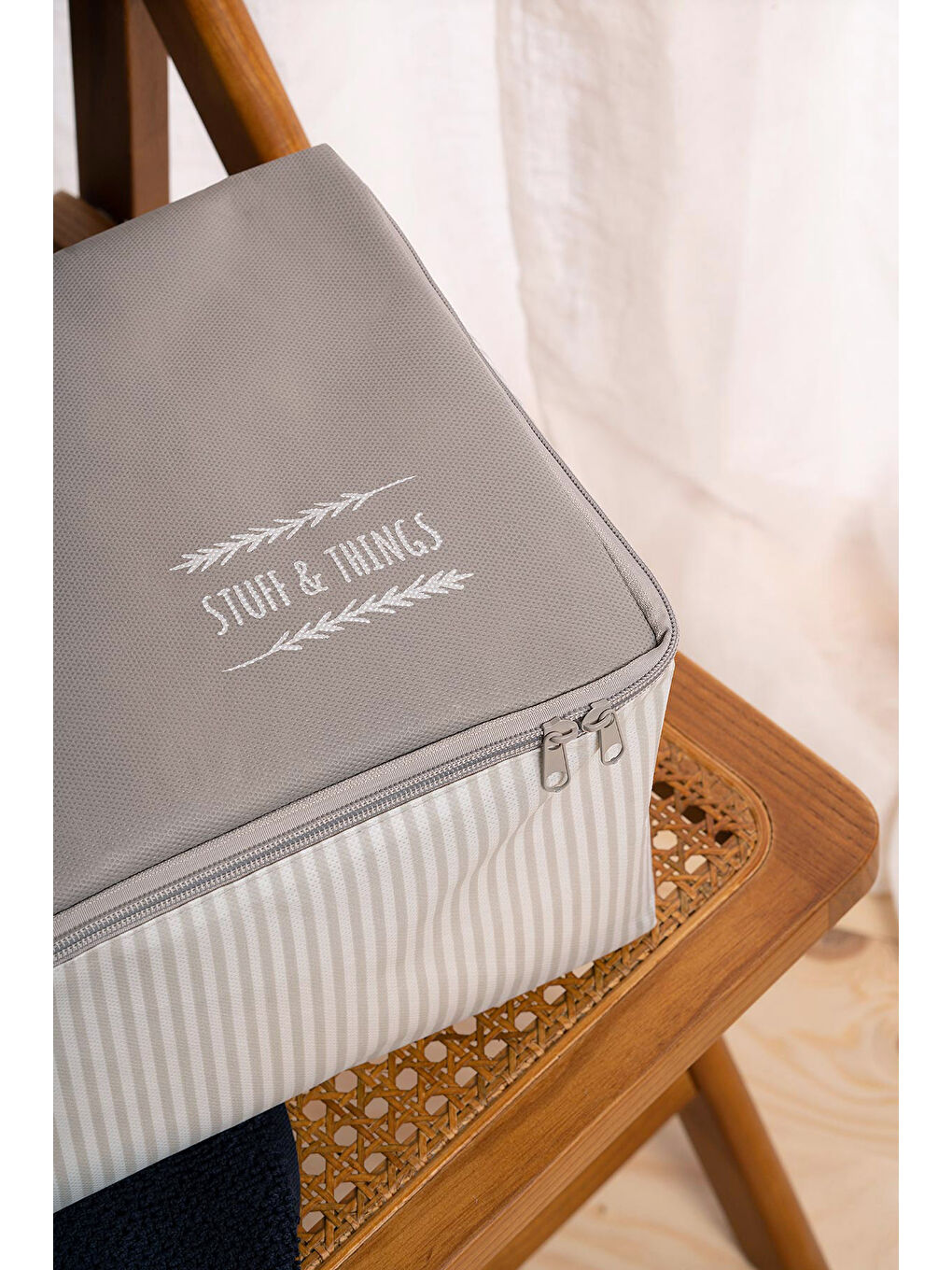 4'lü Gri Renk Stuff & Things Hurç Set-2