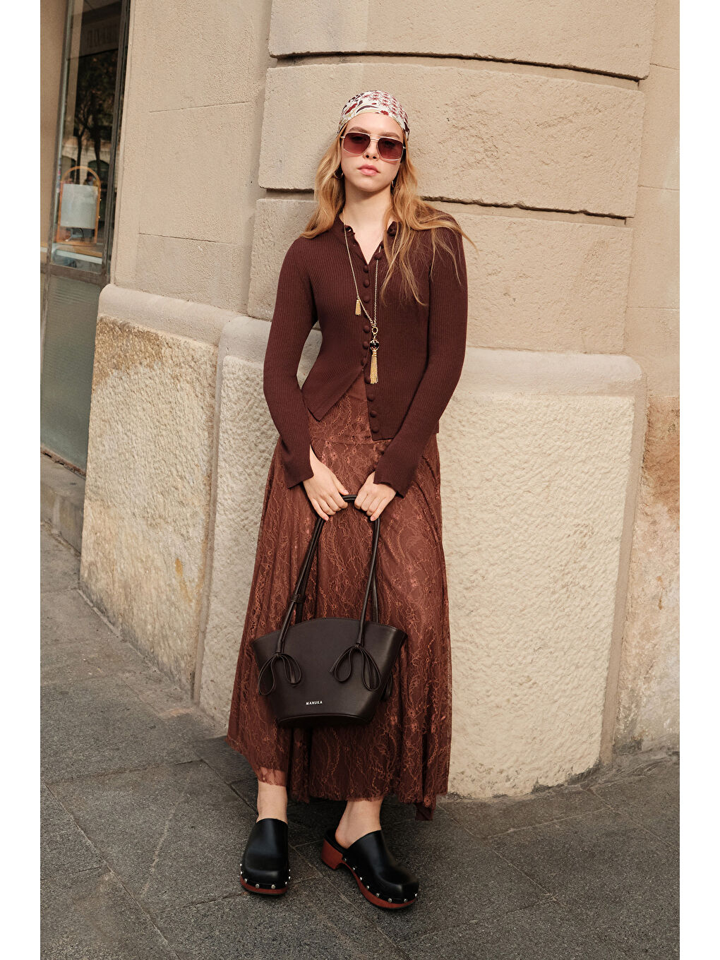 Pembe Dantelli Geniş Etek Kahverengi-1