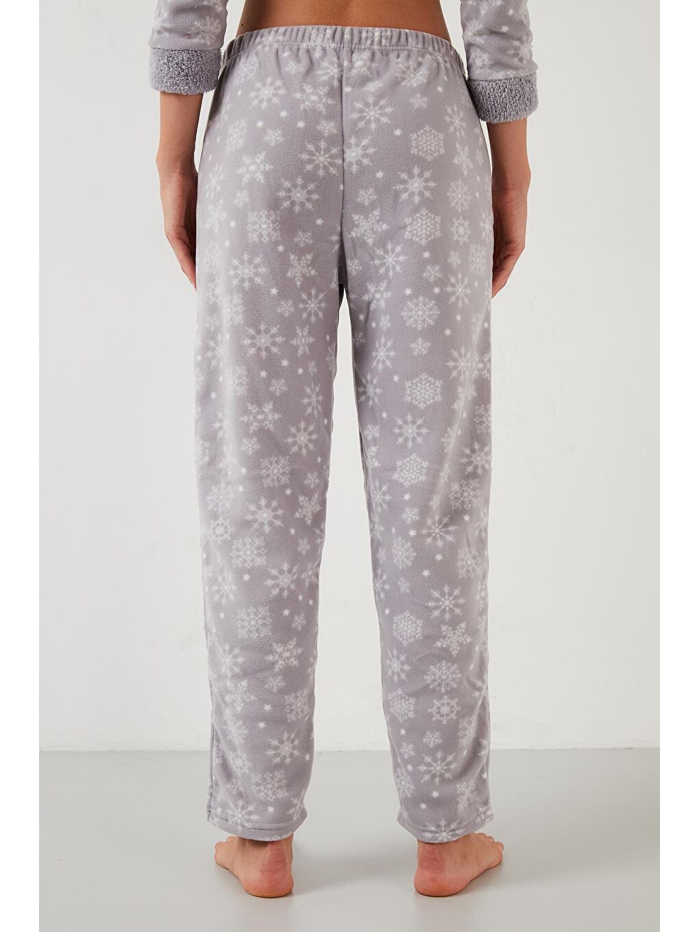 Gri Kar Tanesi Desenli Beli Lastikli Saç Bantlı Peluş Pijama Takımı 609412013-4