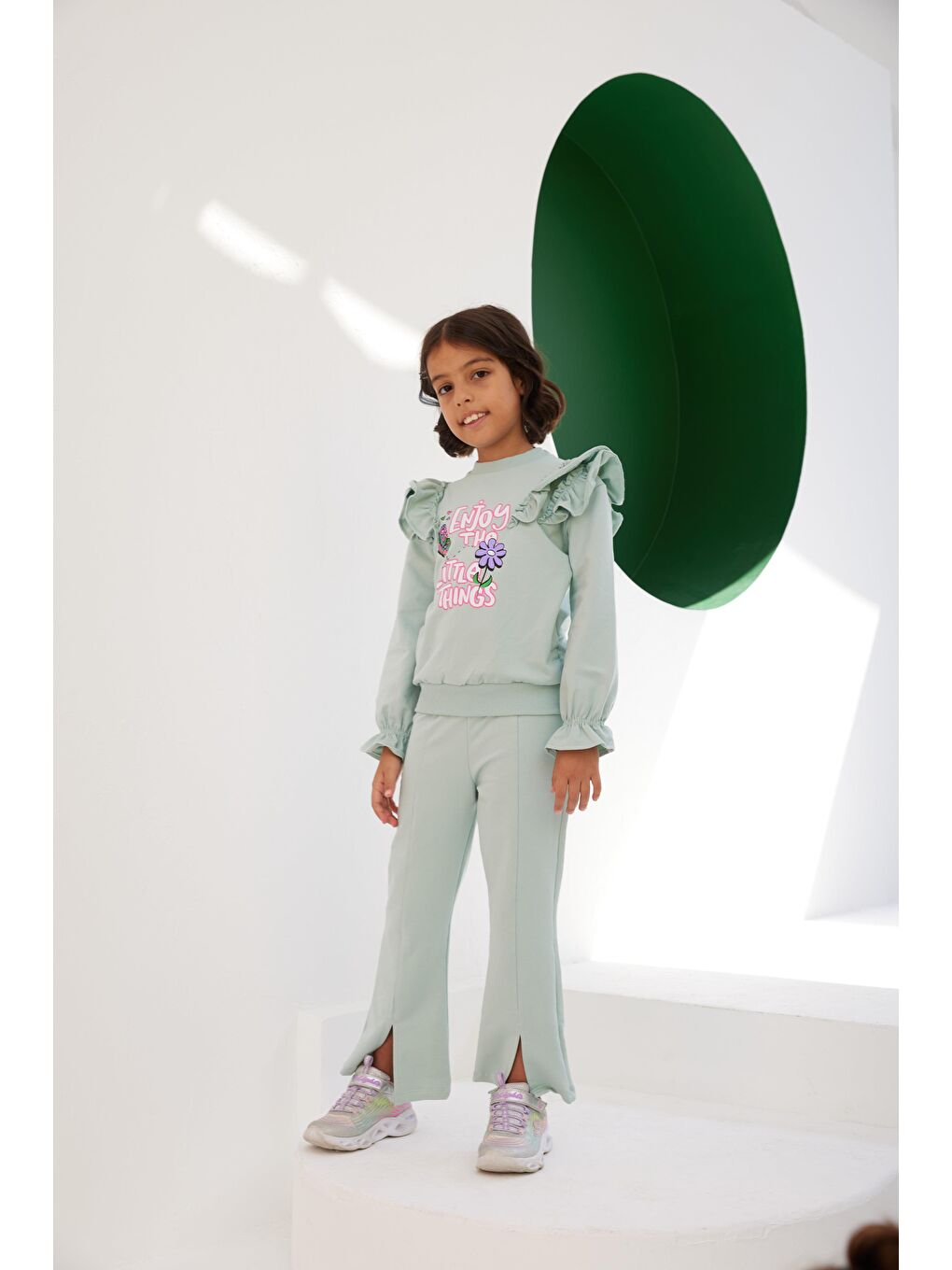 Yeşil Kız Çocuk Fistolu Aksesuarlı Fırfırlı SweatShirt-1