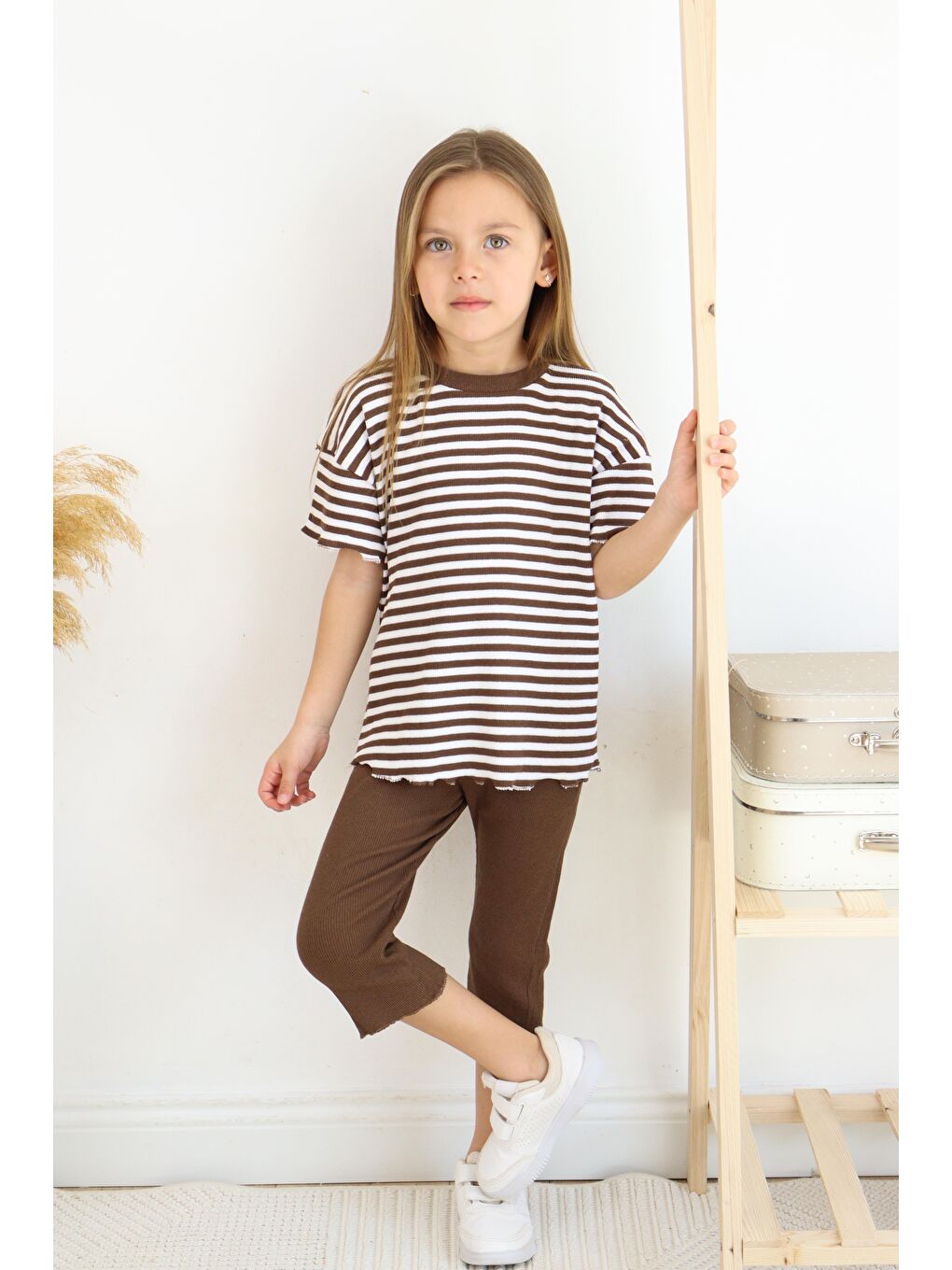 Kahverengi Çizgili Kapri Kız Takım