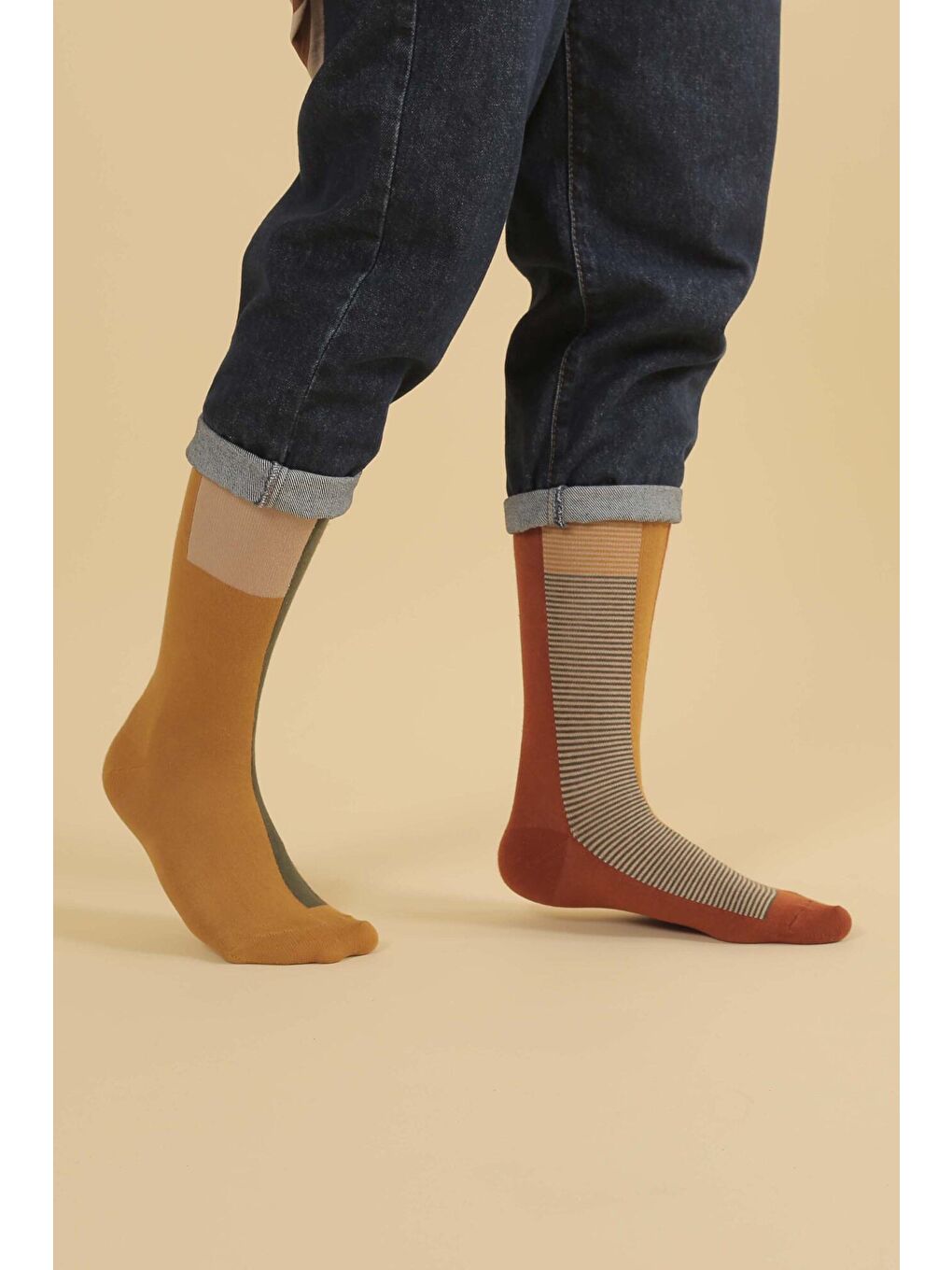 Sarı Asimetrik Diz Altı Çorap Asker Yeşili-Hardal-2