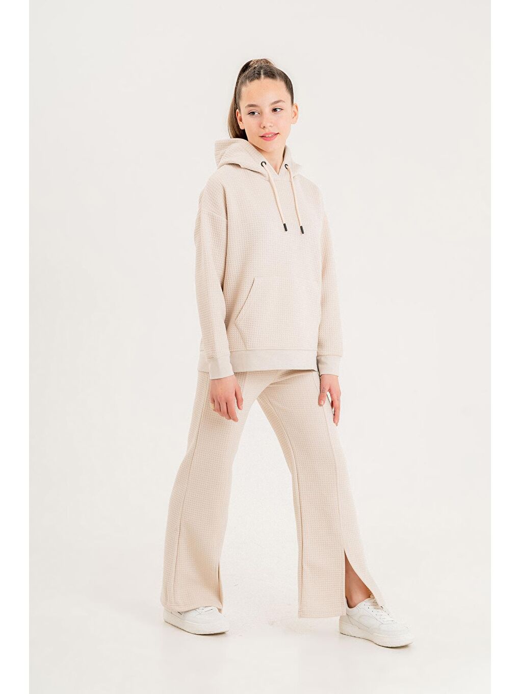 Bej Kız Çocuk Kapüşonlu Yırtmaç Paça Detaylı Waffle Kumaş Eşofman Takımı-1
