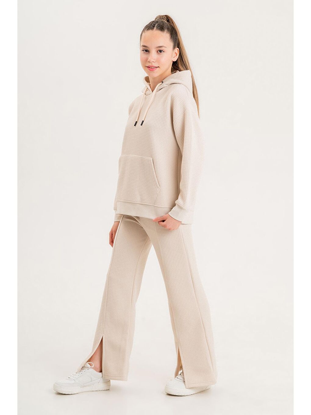 Bej Kız Çocuk Kapüşonlu Yırtmaç Paça Detaylı Waffle Kumaş Eşofman Takımı-3
