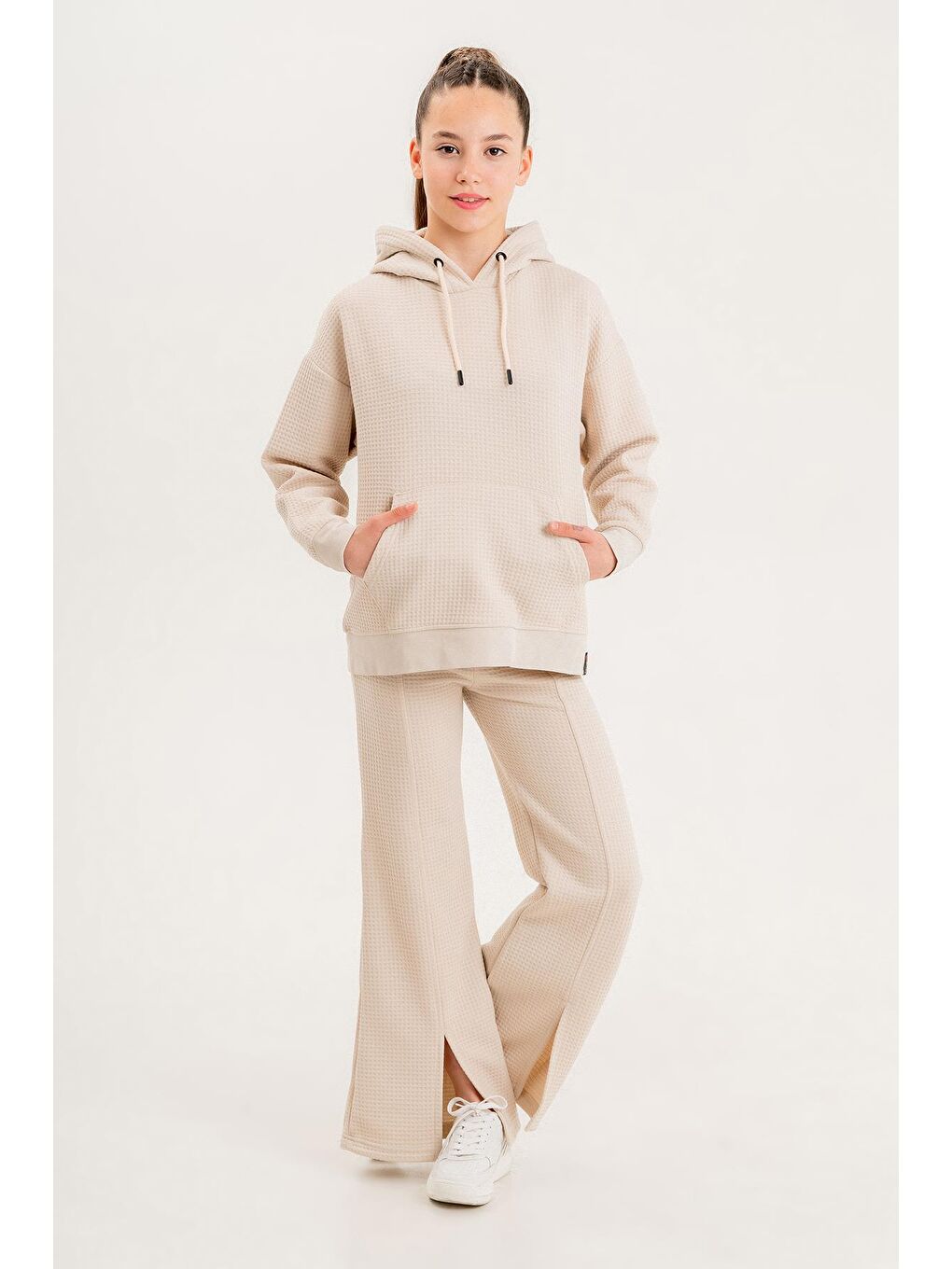 Bej Kız Çocuk Kapüşonlu Yırtmaç Paça Detaylı Waffle Kumaş Eşofman Takımı-4