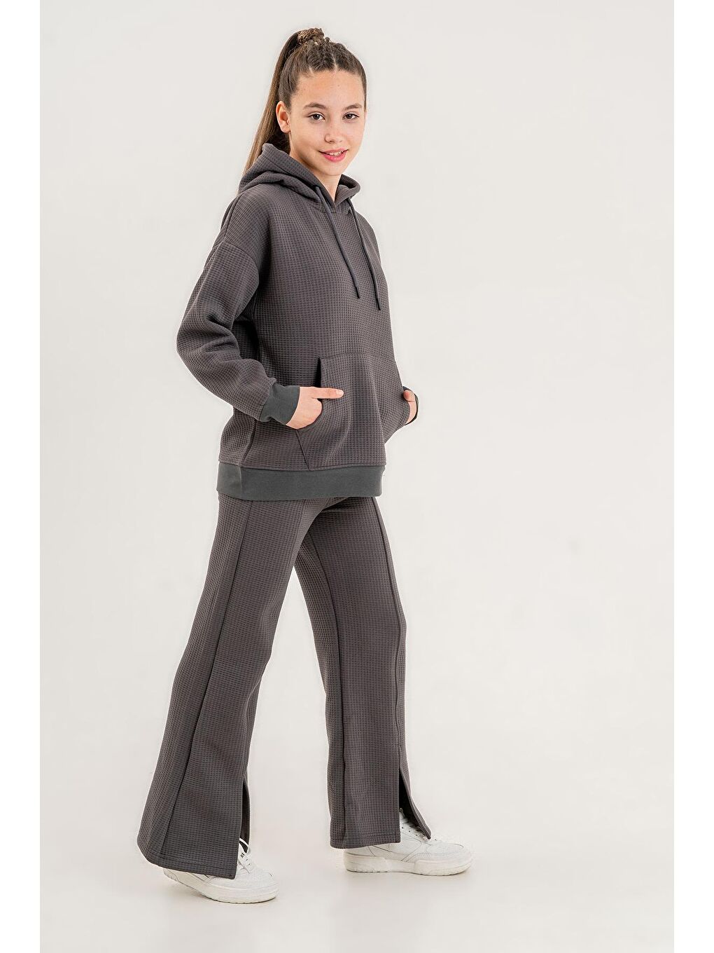 Pembe Kız Çocuk Kapüşonlu Yırtmaç Paça Detaylı Waffle Kumaş Eşofman Takımı-2