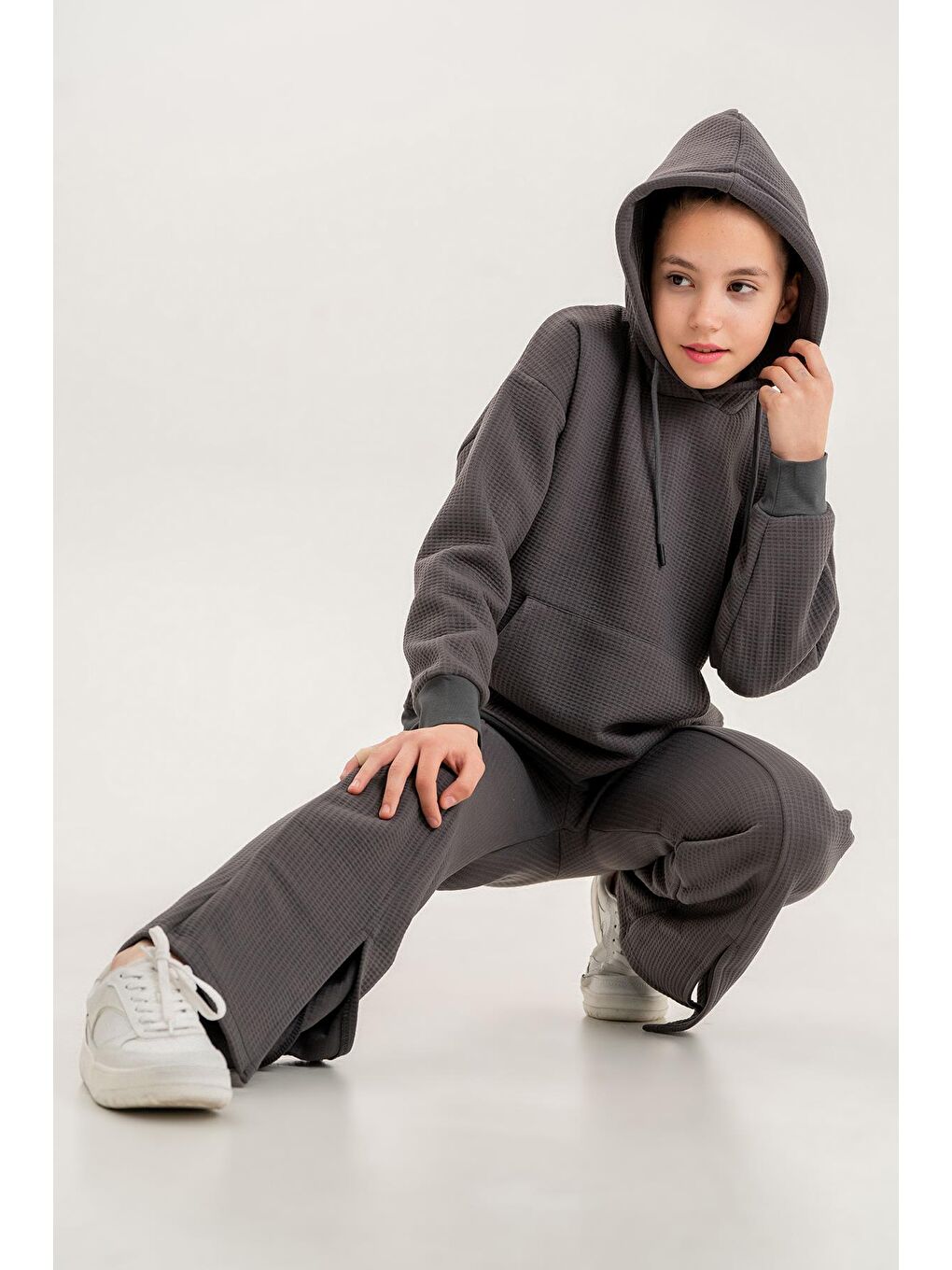 Pembe Kız Çocuk Kapüşonlu Yırtmaç Paça Detaylı Waffle Kumaş Eşofman Takımı-3