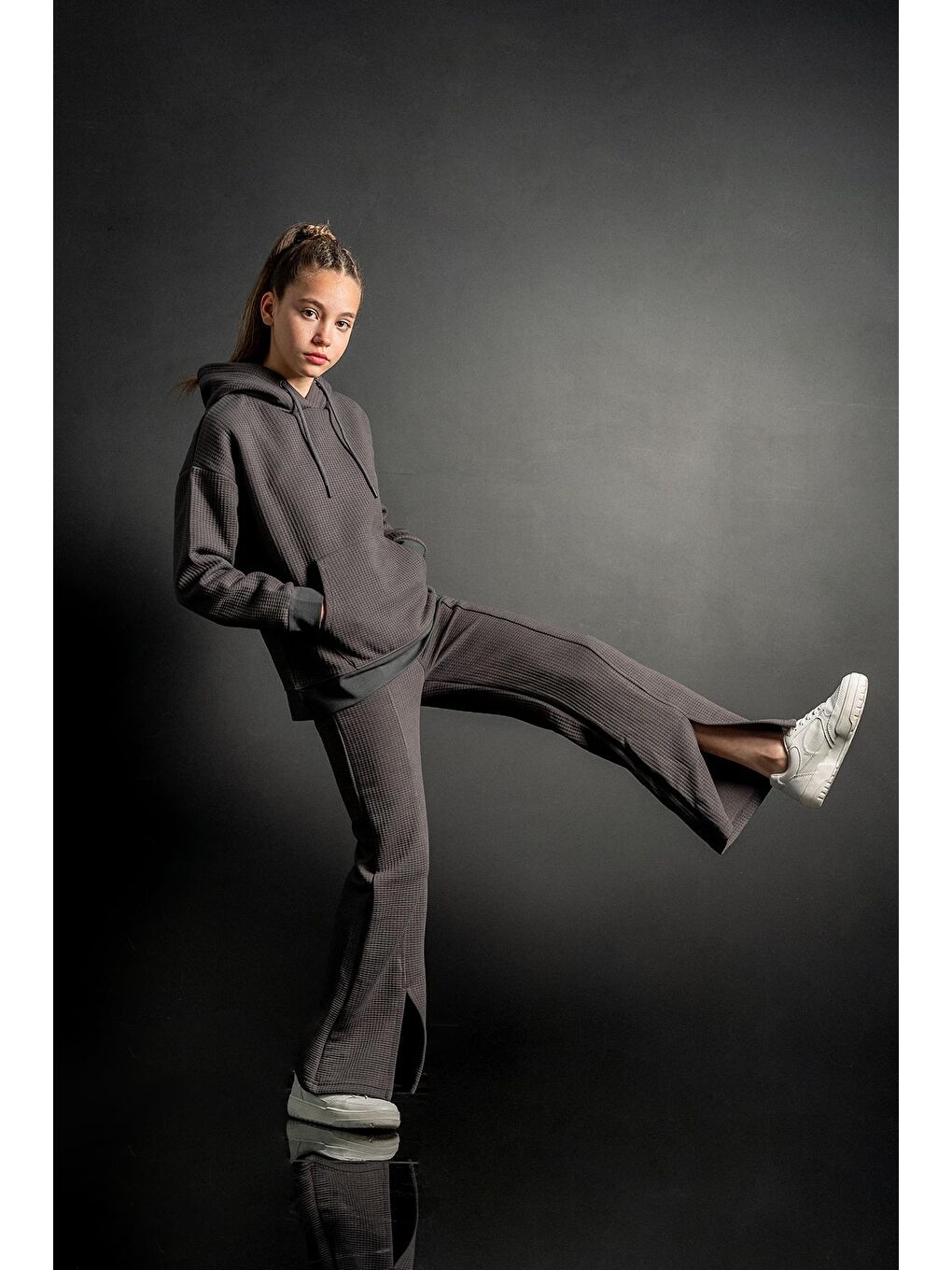 Pembe Kız Çocuk Kapüşonlu Yırtmaç Paça Detaylı Waffle Kumaş Eşofman Takımı-4