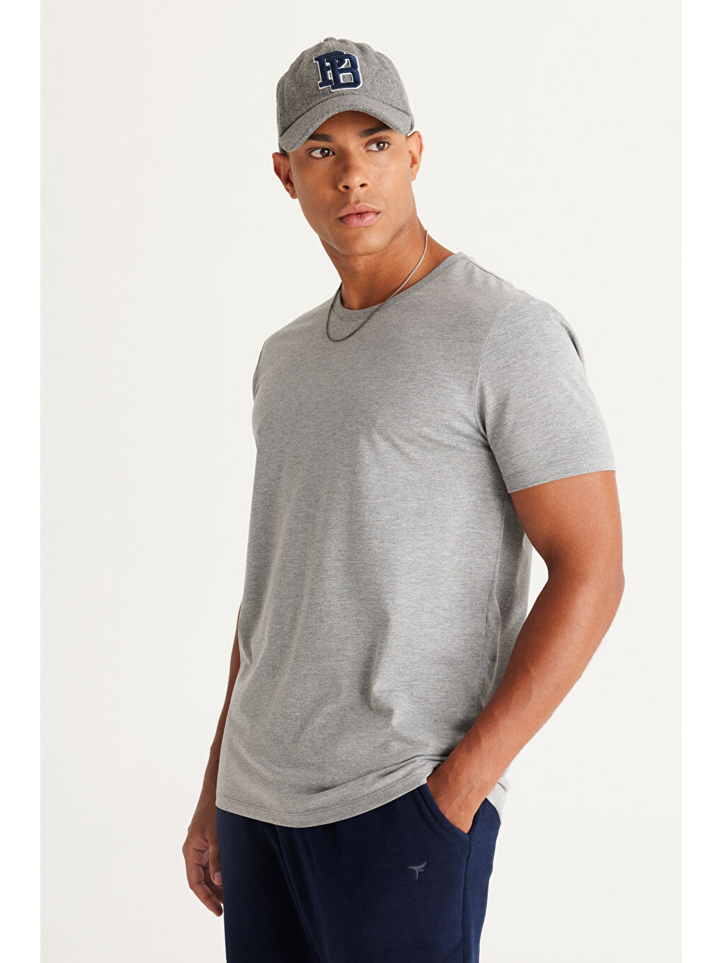 Erkek Koyu Gri Slim Fit Dar Kesim %100 Pamuk Bisiklet Yaka Kısa Kollu Tişört-2