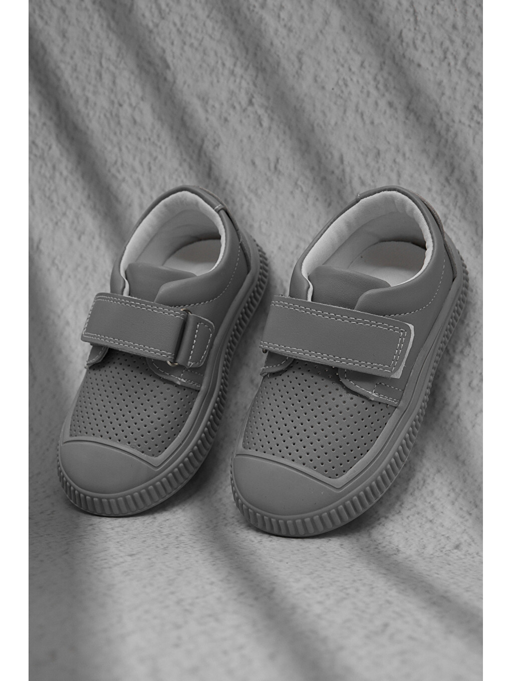 Çocuk Unisex Gri Çocuk Cırtlı Rahat Kalıp Sneaker-1