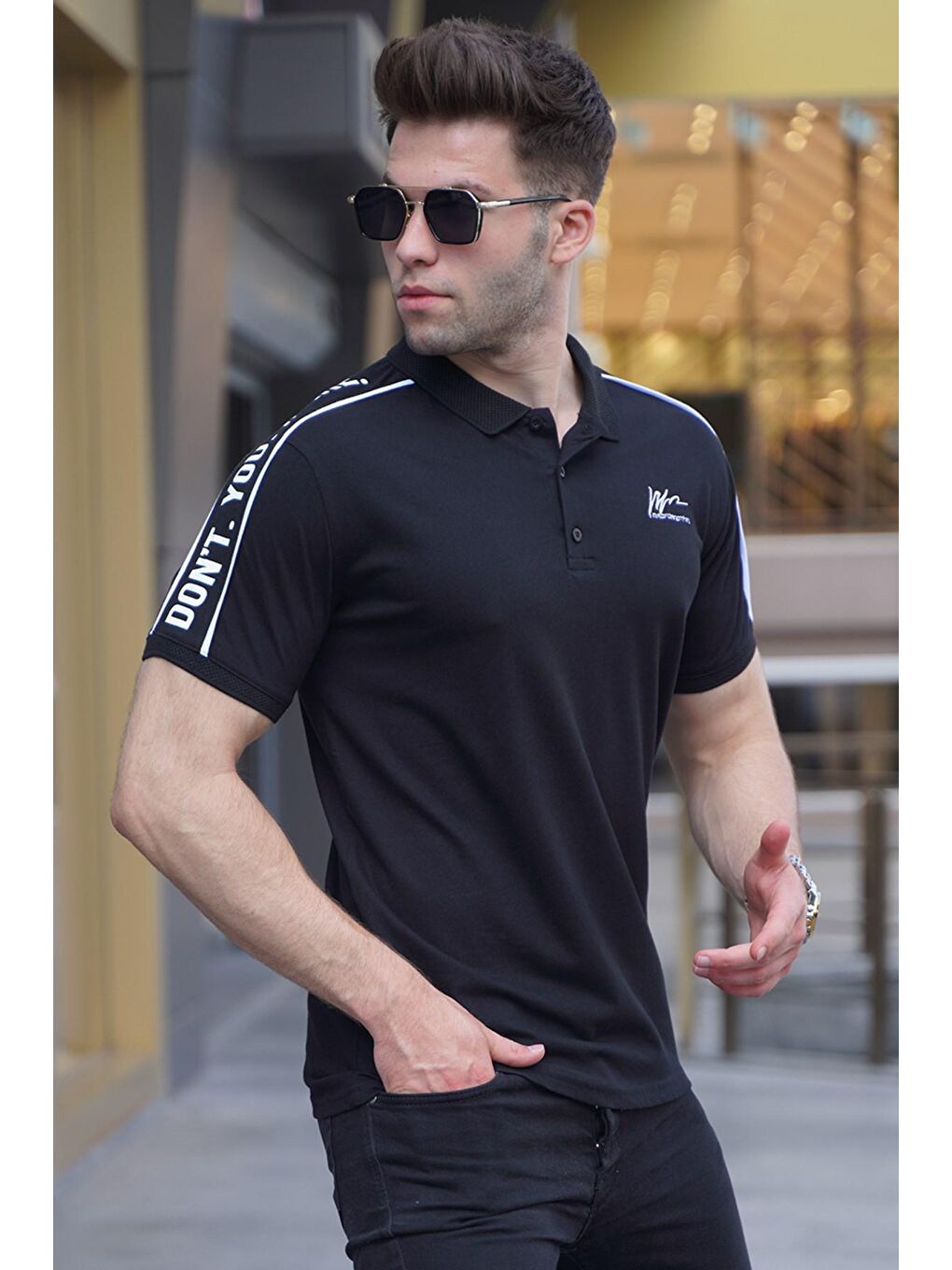 Siyah Kol Detaylı Nakışlı Polo Yaka Tişört 5892