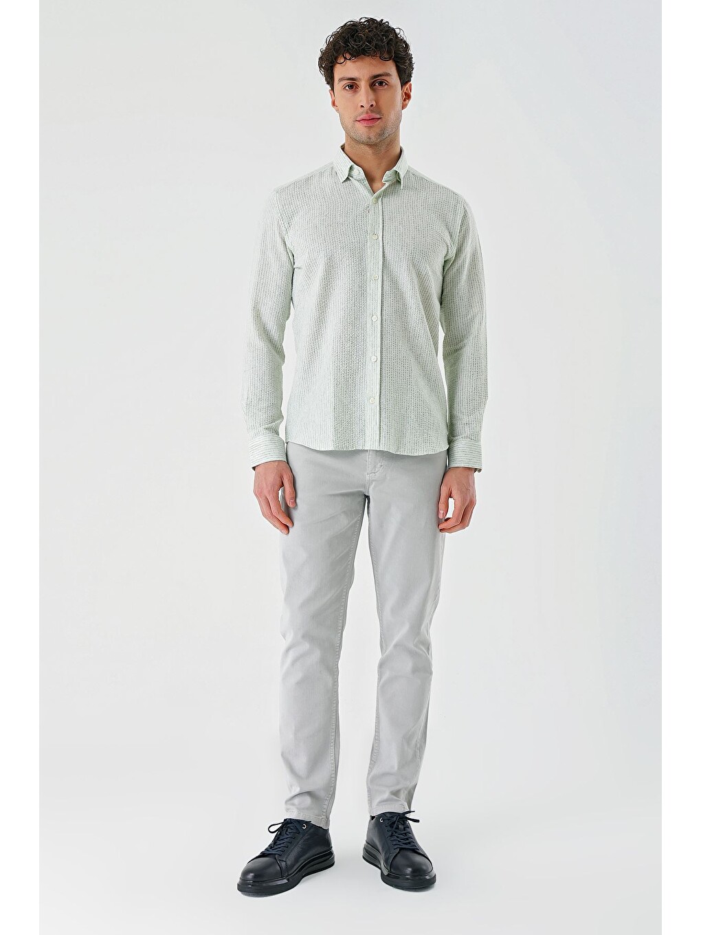 Koyu Yeşil Uzun Kollu Biritli Yaka Pamuklu Elastanlı Casual Slim Fit Gömlek 1004240233-4