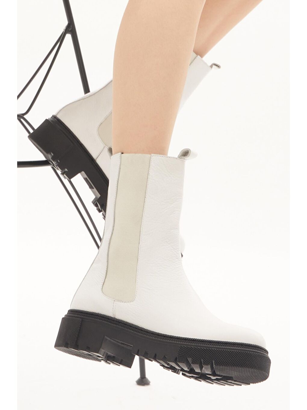 Kadın Beyaz Cilt Rahat Kalıp Yanı Lastikli Hakiki Deri Bot