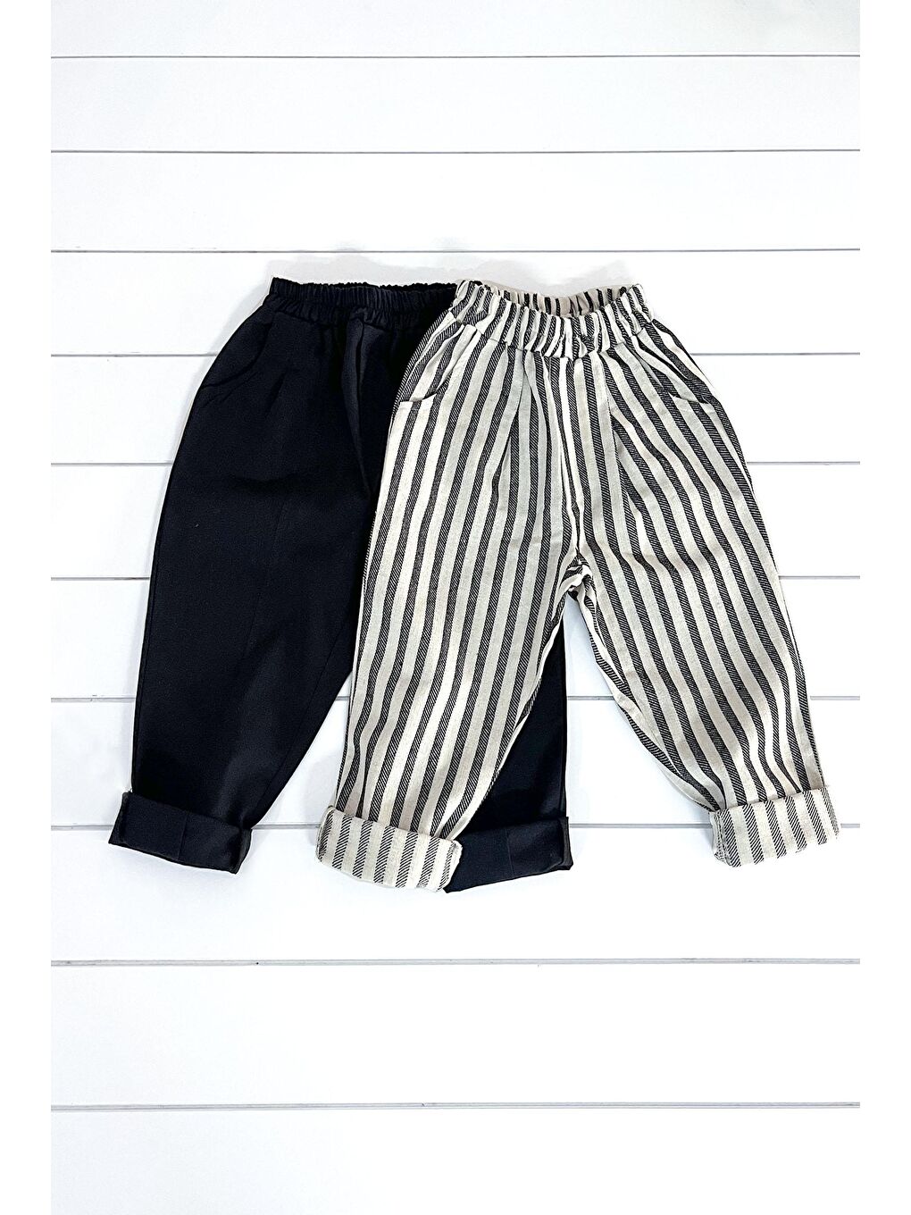 Erkek Çocuk 2 Adet Keten Carrot Pantolon ( %100 Pamuk Siyah ve Siyah Beyaz Çizgili )