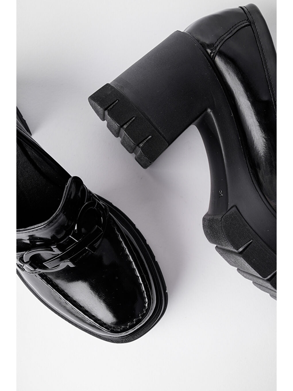 Siyah VALENCİA Kadın Kalın Topuklu Yuvarlak Burunlu Metal Tokalı Loafer Günlük Ayakkabı-1