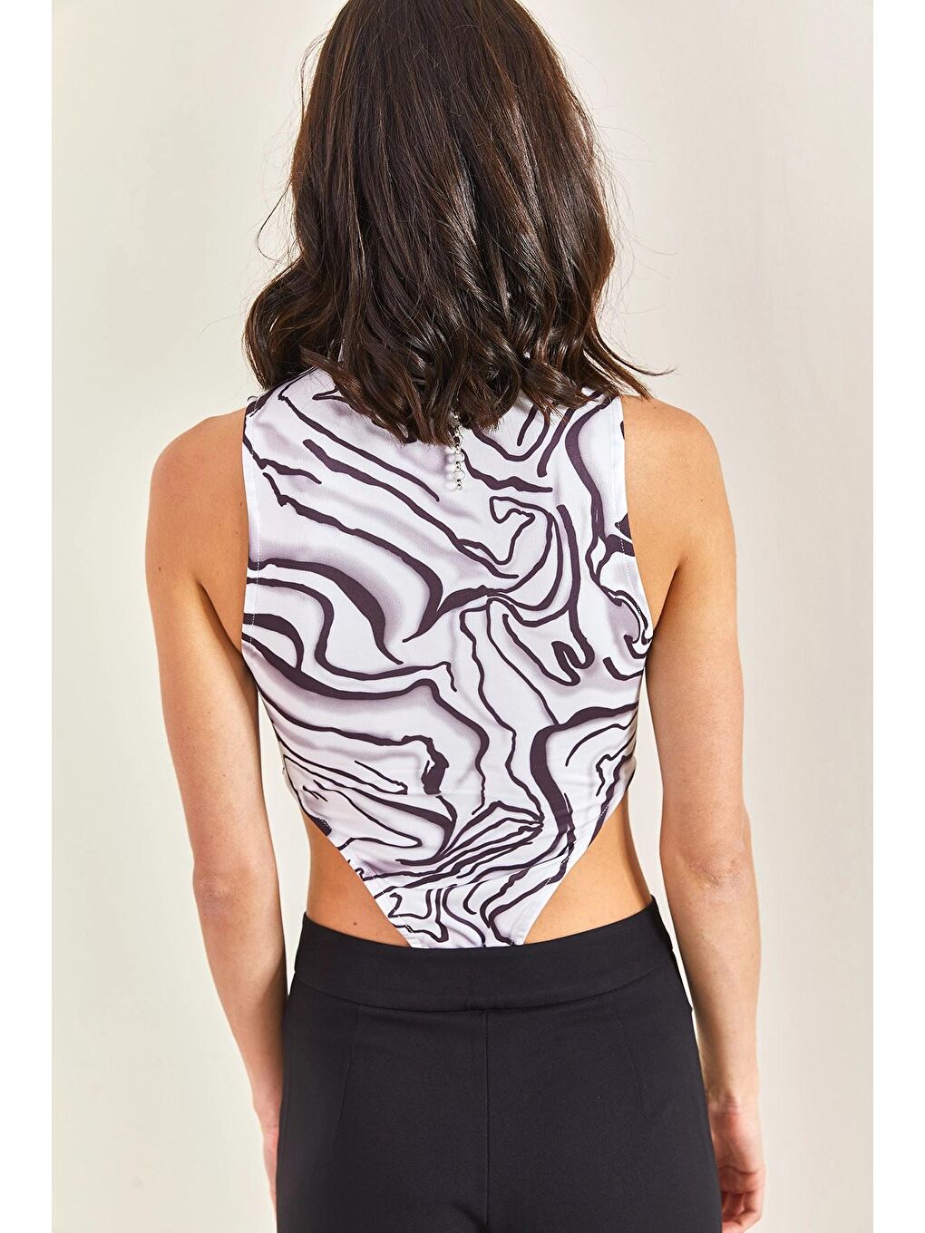 Beyaz Kadın Yarım Balıkçı Yaka Fermuarlı Desenli Bluz-1