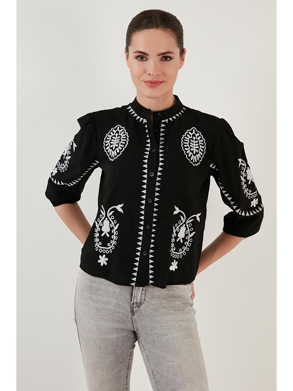 Siyah Nakış İşlemeli Truvakar Kol Hakim Yaka Pamuklu Şile Bezi Gömlek 611Bz0044-2