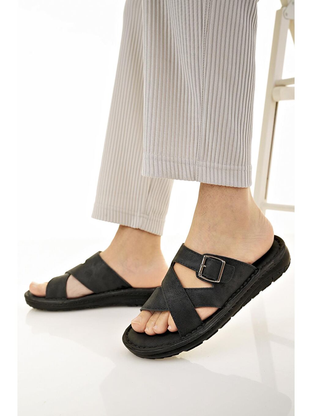 Siyah FOMAX Tokalı Yumuşak Taban Ortopedik Ayarlanabilir Erkek Terlik-2