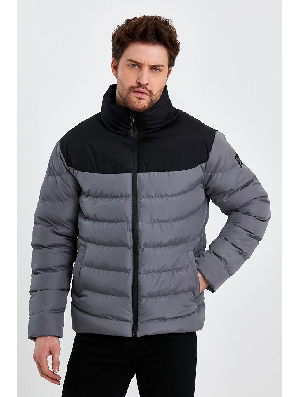 Erkek Siyah Gri Dolumlu Şişme Rahat Kesim Çift Renkli Fermuarlı Mont-1