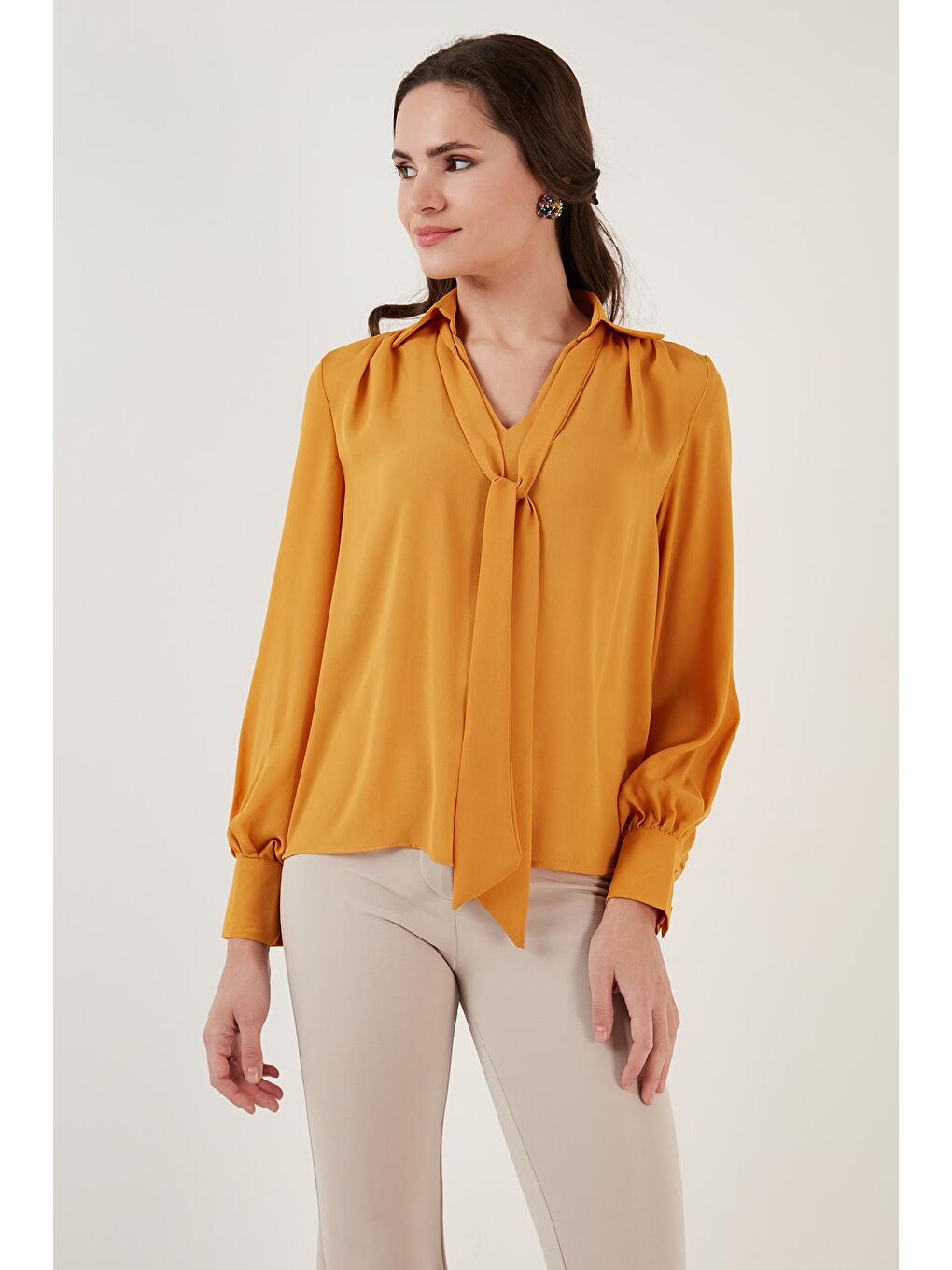 Sarı Bağlama Detaylı V Yaka Şifon Gömlek 611Bz0047-3