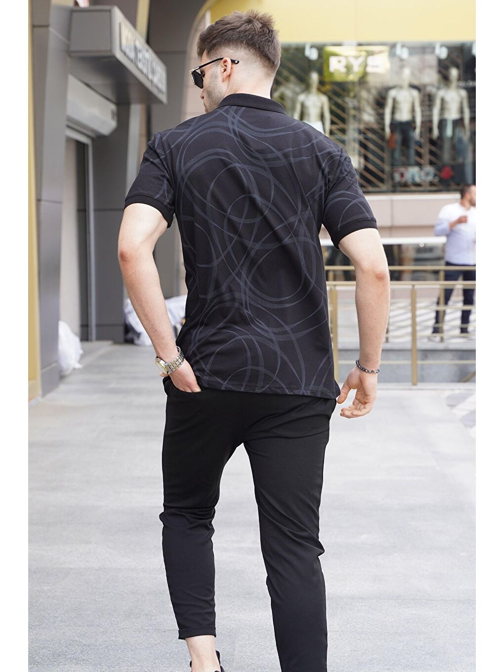 Siyah Desenli Polo Yaka Tişört 5873-1
