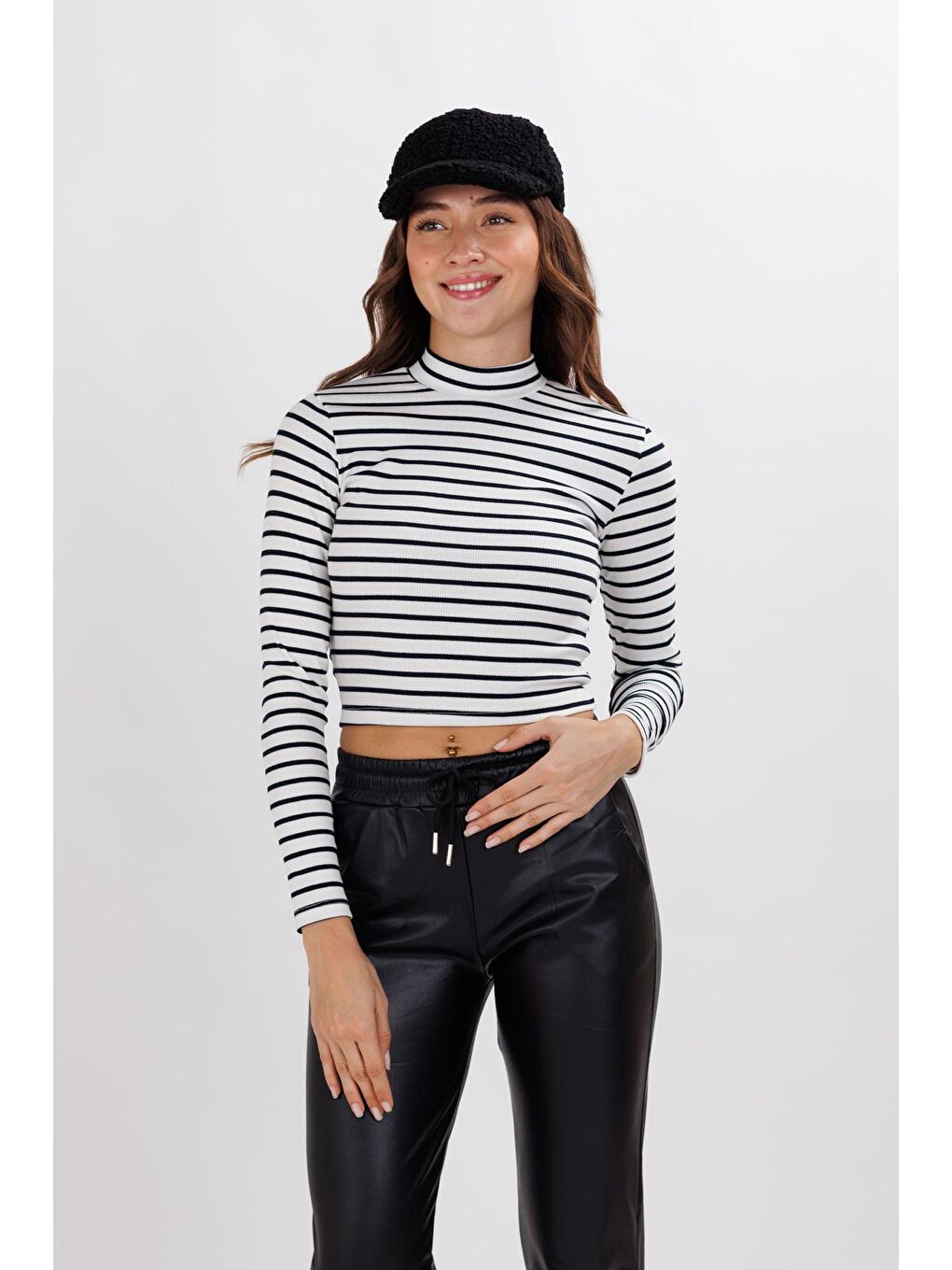 Kadın Ekru Dik Yaka Çizgili Crop Kaşkorse Body