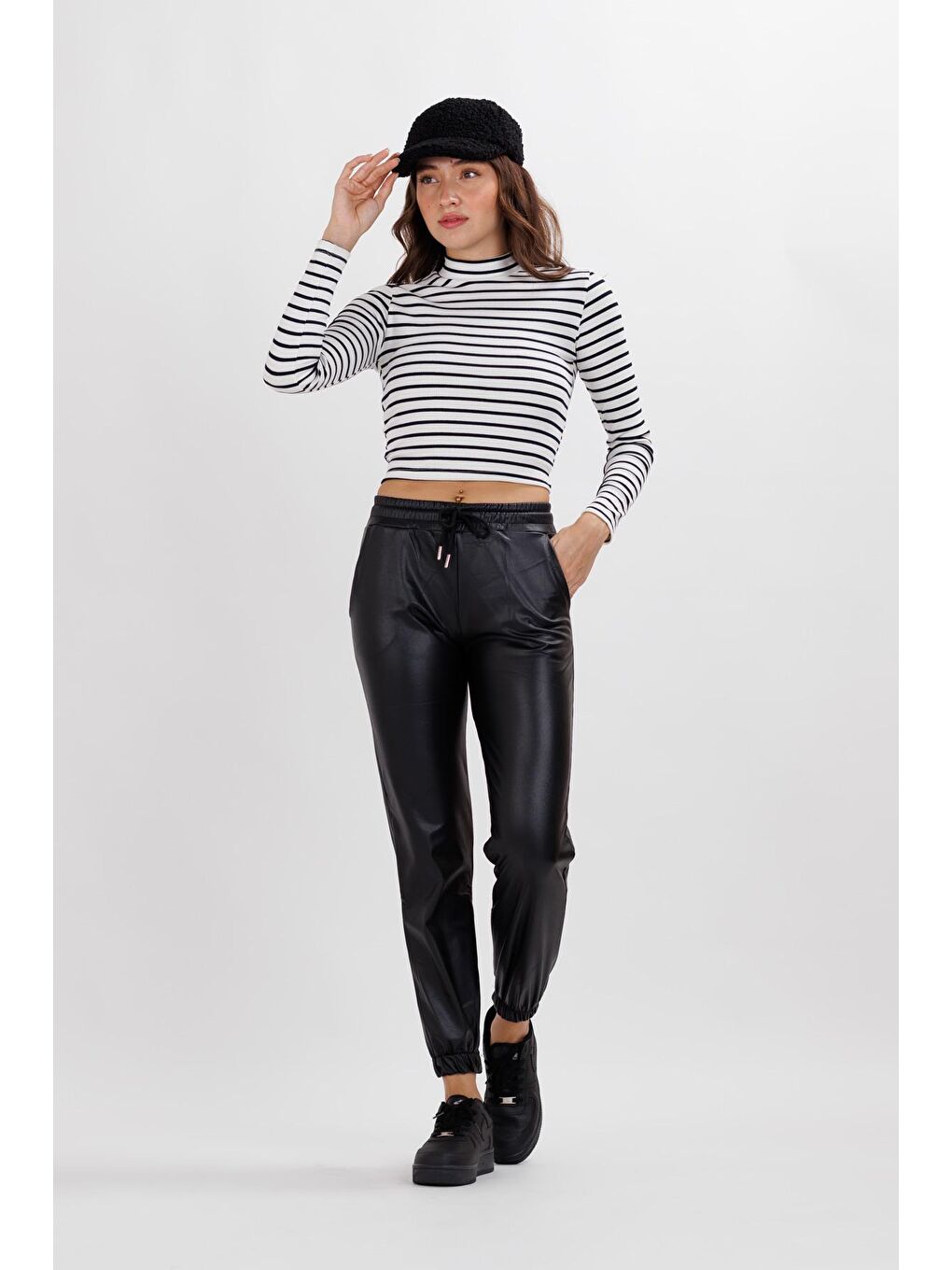 Kadın Ekru Dik Yaka Çizgili Crop Kaşkorse Body-1