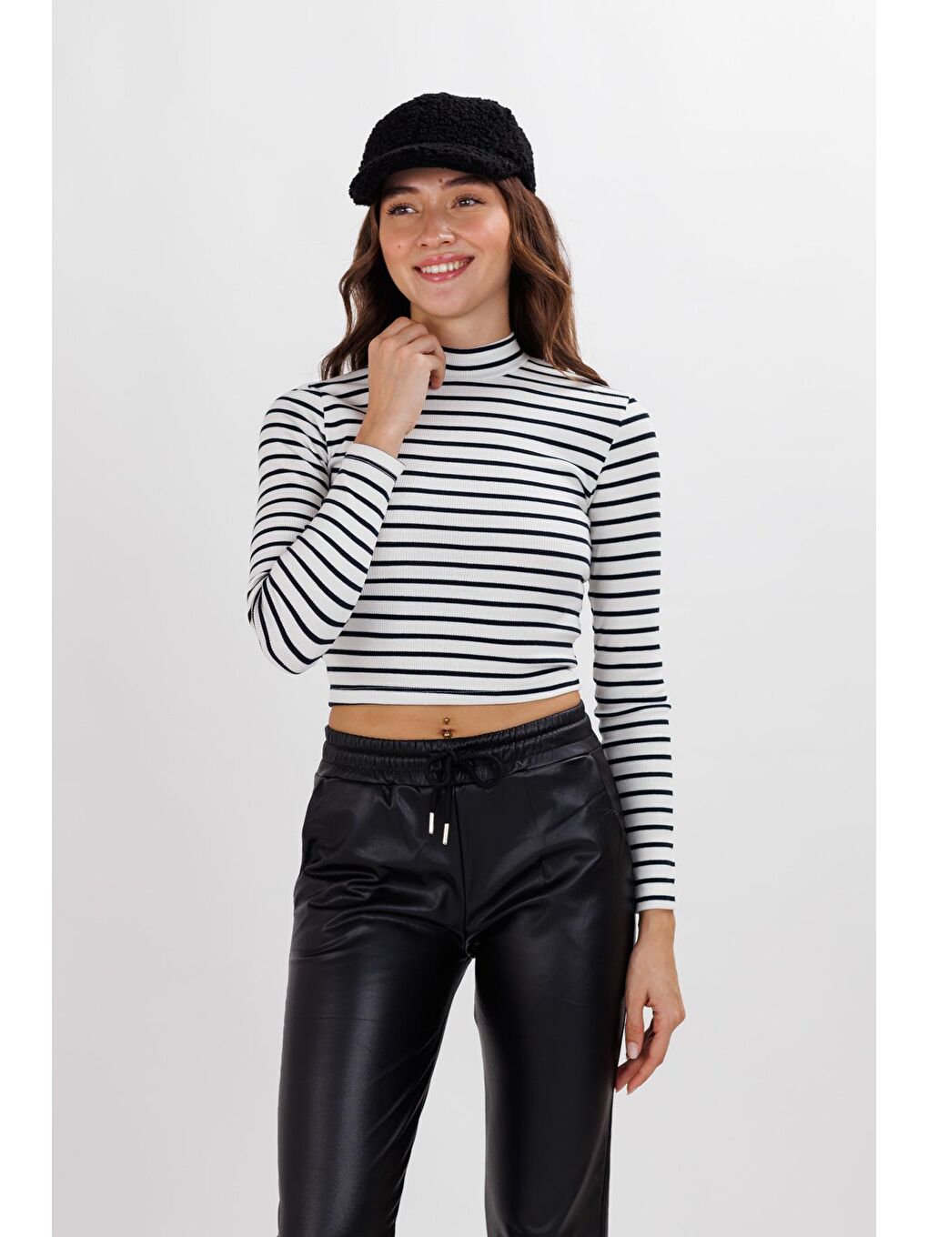 Kadın Ekru Dik Yaka Çizgili Crop Kaşkorse Body-4