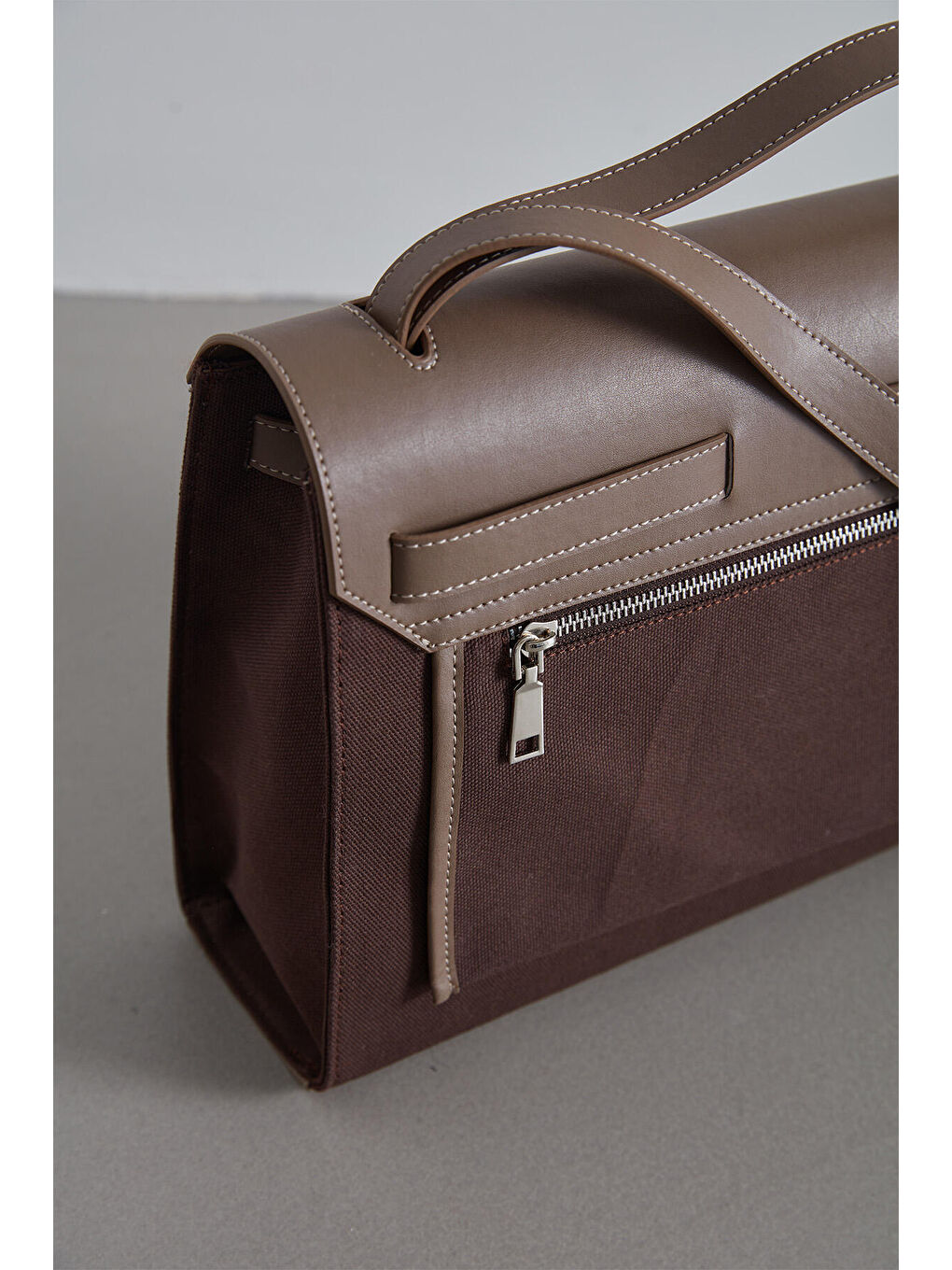 Kahverengi Deri Detaylı Kanvas Çanta Acı Kahve-5