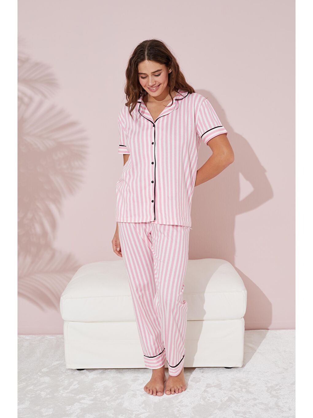 Pembe Beyaz Çizgi Desenli Düğmeli Biyeli Örme Pijama Takım