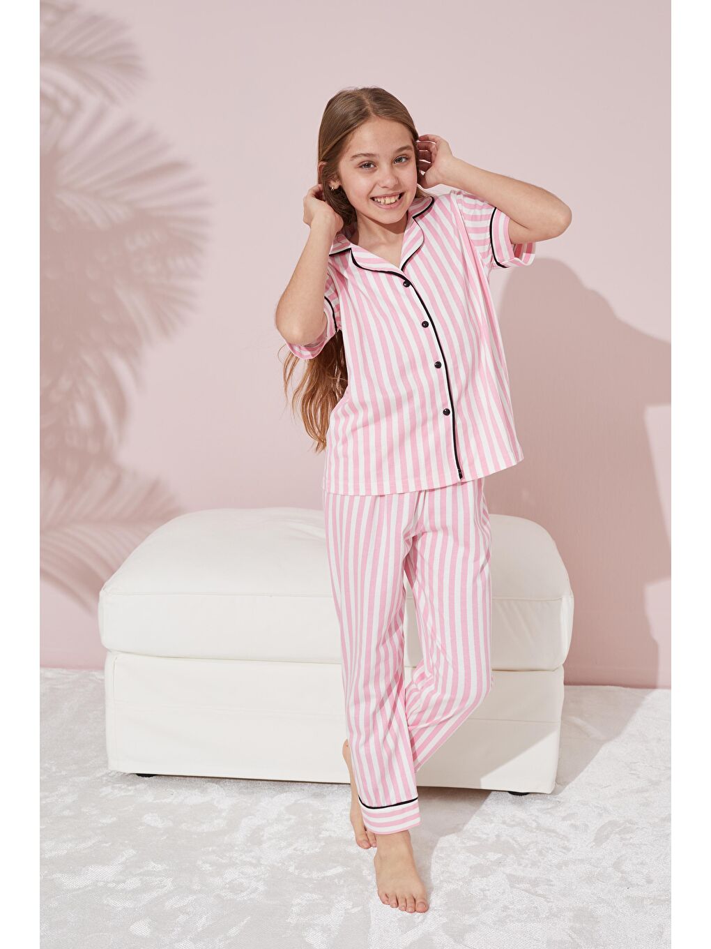 Pembe Beyaz Çizgi Desenli Düğmeli Biyeli Örme Pijama Takım-1