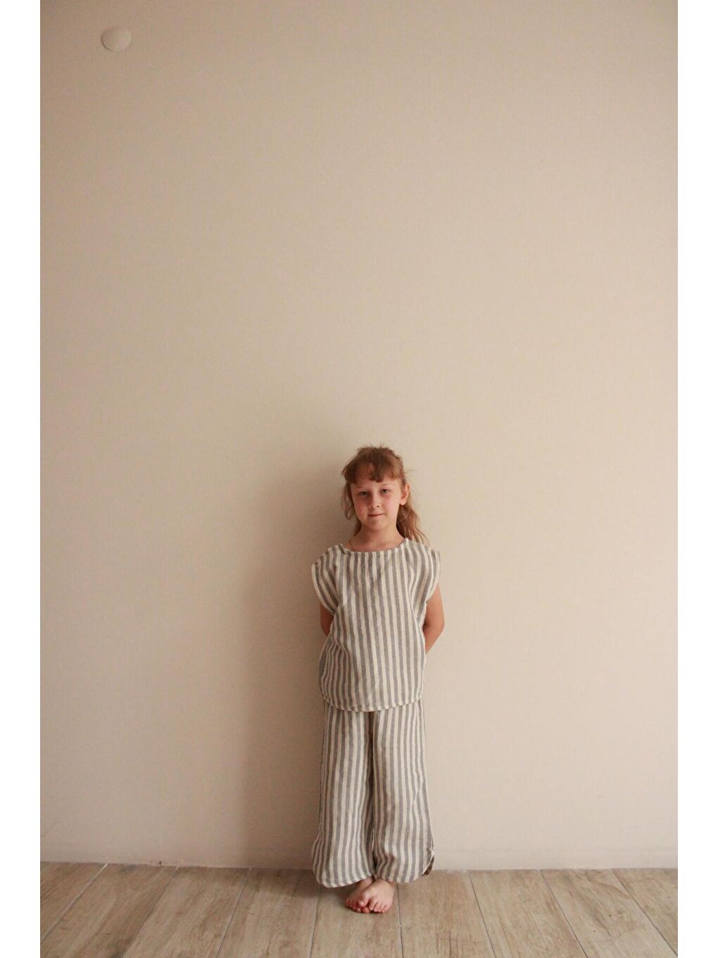 Gri Çizgili Sırt Detaylı Müslin Takım-5