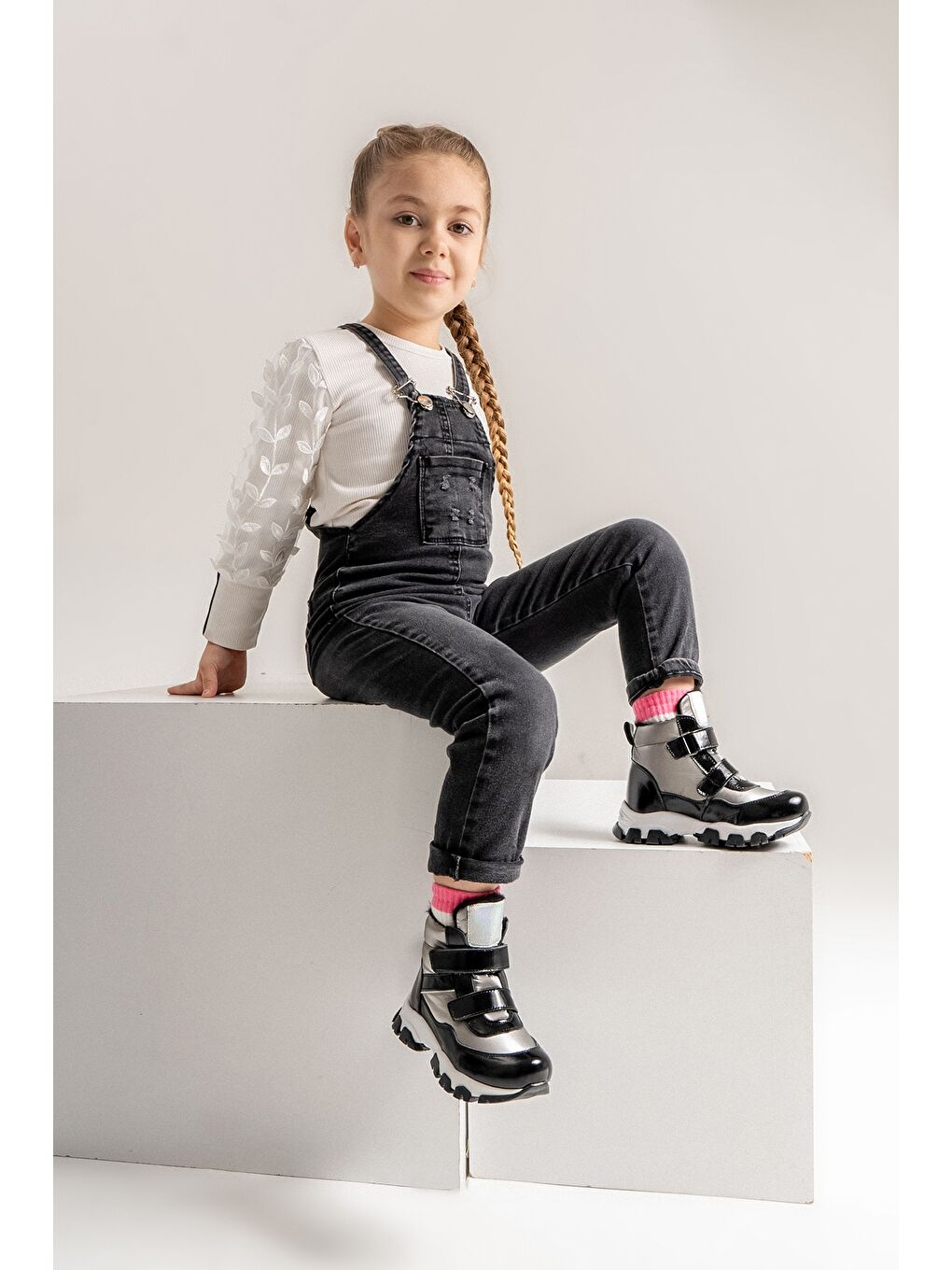 Gri Kız Çocuk Platin Hakiki Deri Anatomik Günlük Bot