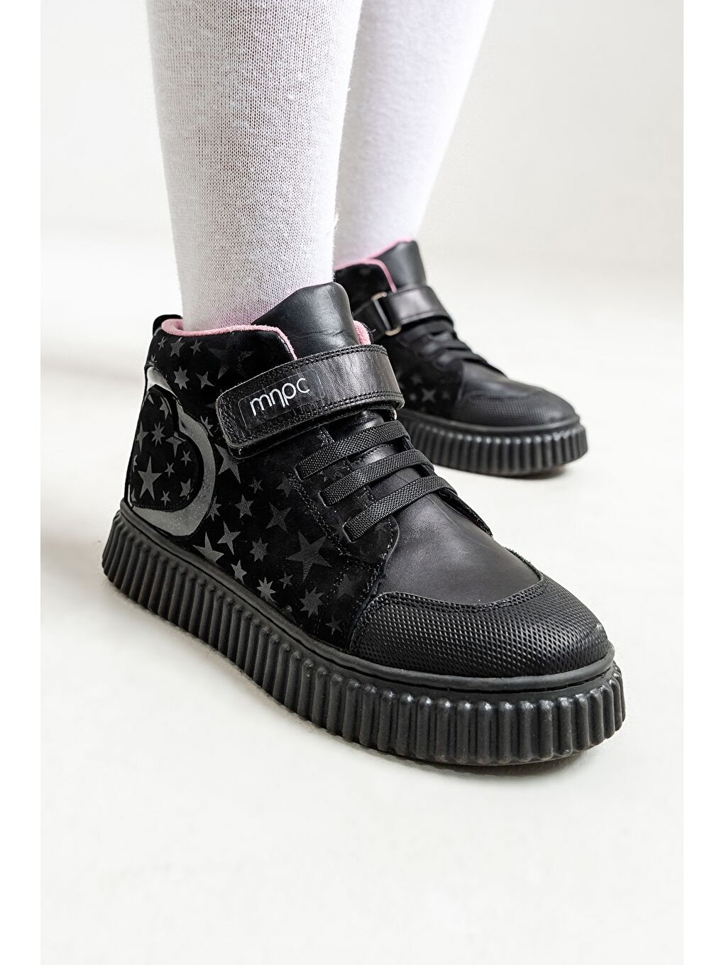 Kız Çocuk Siyah Hakiki Deri Anatomik Günlük Bot