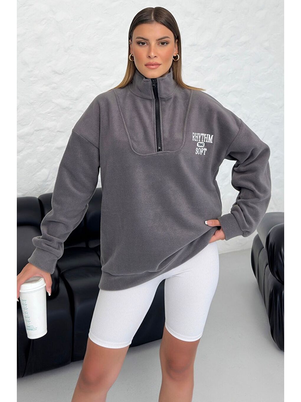 Gri Kadın Füme Rhythm Soft Baskılı Oversize Yarım Fermuarlı Yumuşak Dokulu Polar Polo Yaka Sweatshirt-1