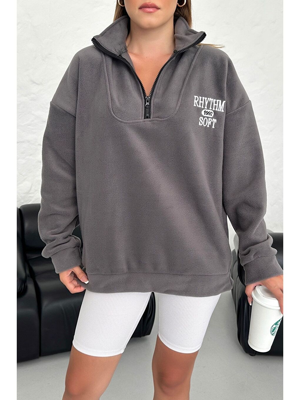Gri Kadın Füme Rhythm Soft Baskılı Oversize Yarım Fermuarlı Yumuşak Dokulu Polar Polo Yaka Sweatshirt-4