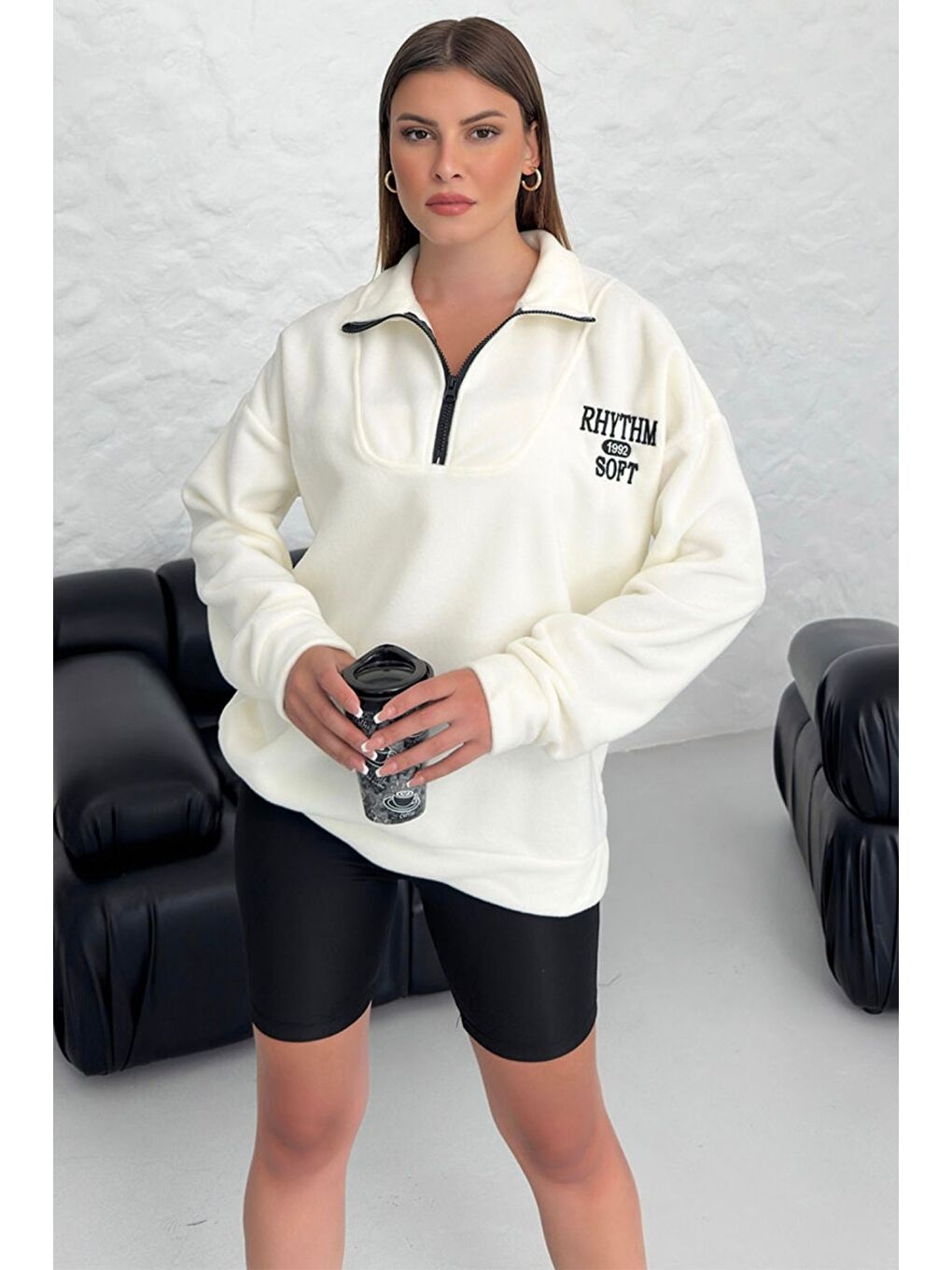 Ekru Kadın Krem Rhythm Soft Baskılı Oversize Yarım Fermuarlı Yumuşak Dokulu Polar Polo Yaka Sweatshirt-1