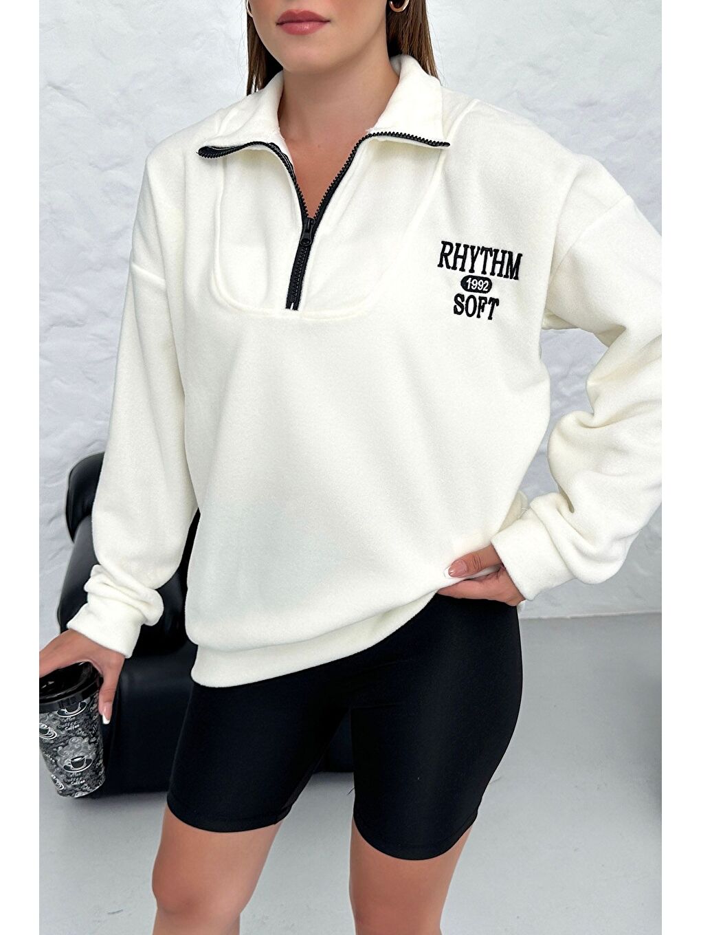 Ekru Kadın Krem Rhythm Soft Baskılı Oversize Yarım Fermuarlı Yumuşak Dokulu Polar Polo Yaka Sweatshirt-4