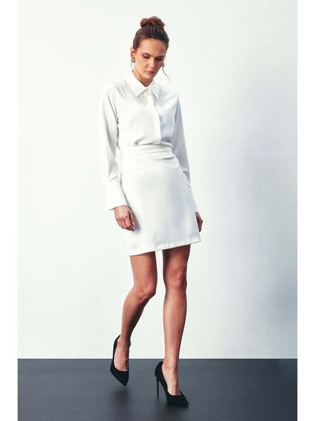 Yaka Şeffaf Aksesuarlı Gömlek - Ekru