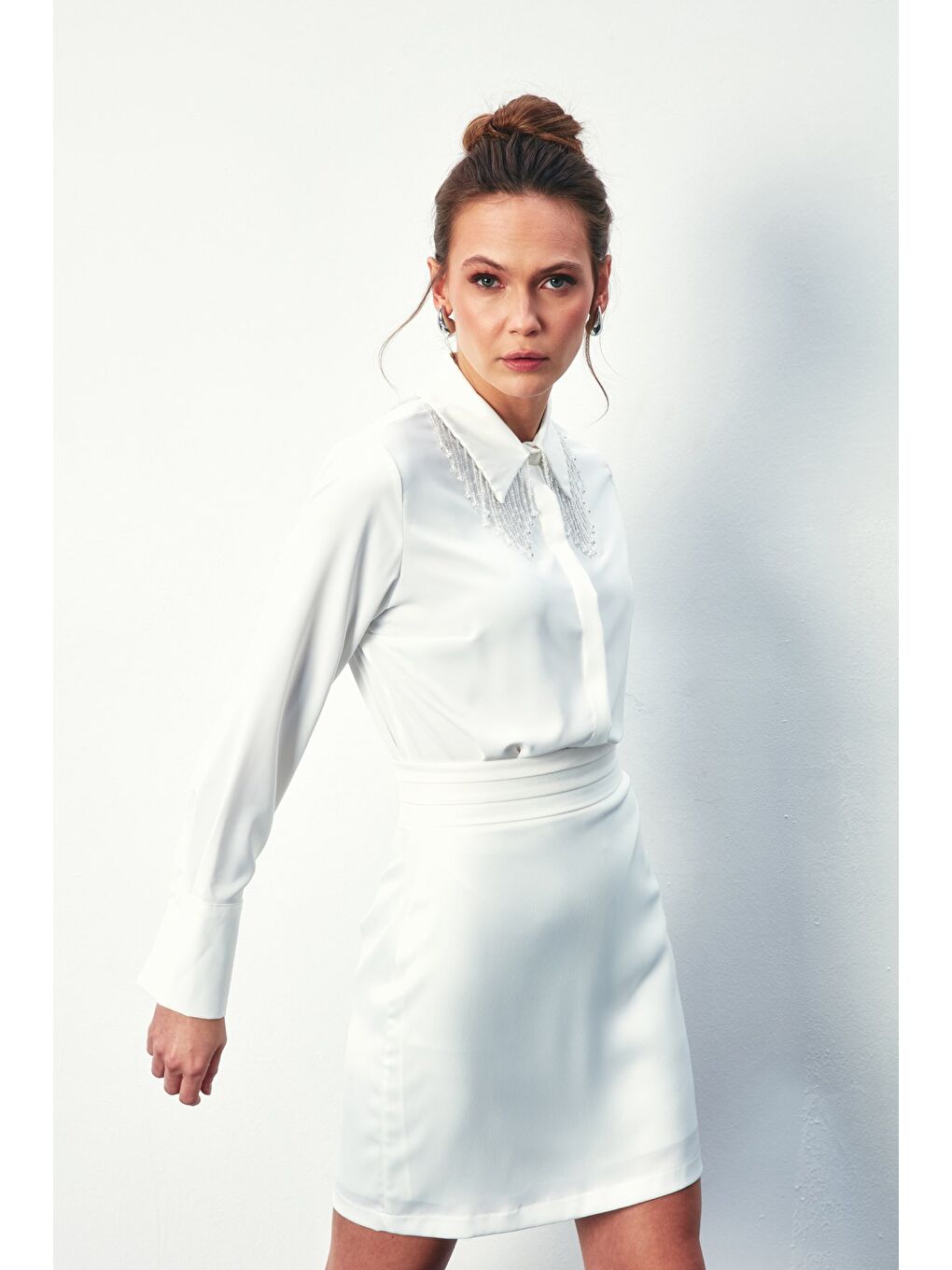 Yaka Şeffaf Aksesuarlı Gömlek - Ekru-2