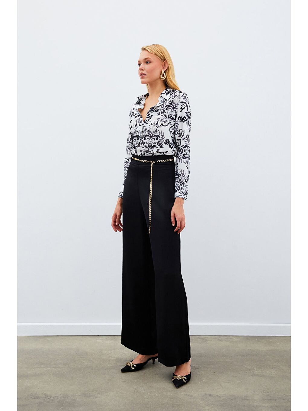 Çiçek Desenli Gömlek - Siyah-1