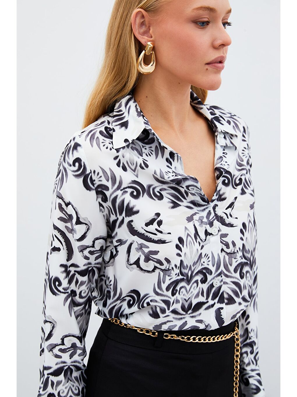 Çiçek Desenli Gömlek - Siyah-4