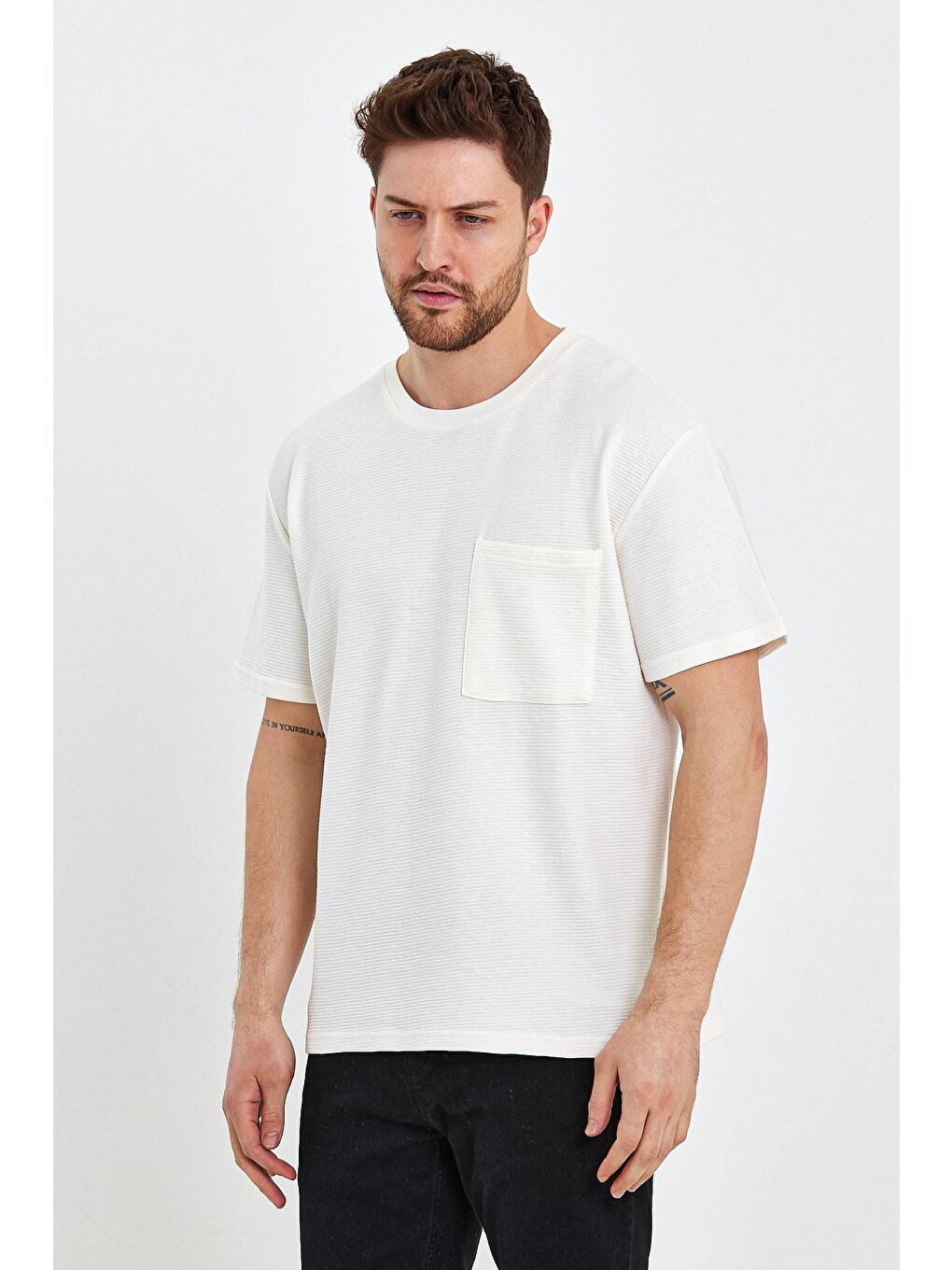 Beyaz Bisiklet Yaka Cepli Ottoman Relax Fit Erkek Tişört-4