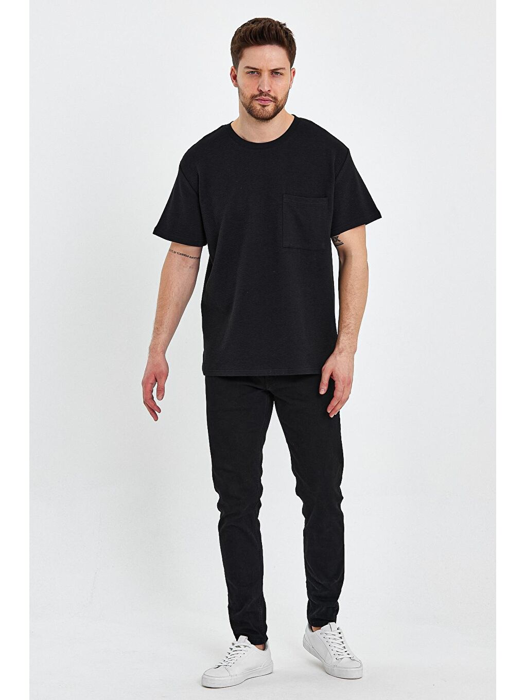 Siyah Bisiklet Yaka Cepli Ottoman Relax Fit Erkek Tişört-1