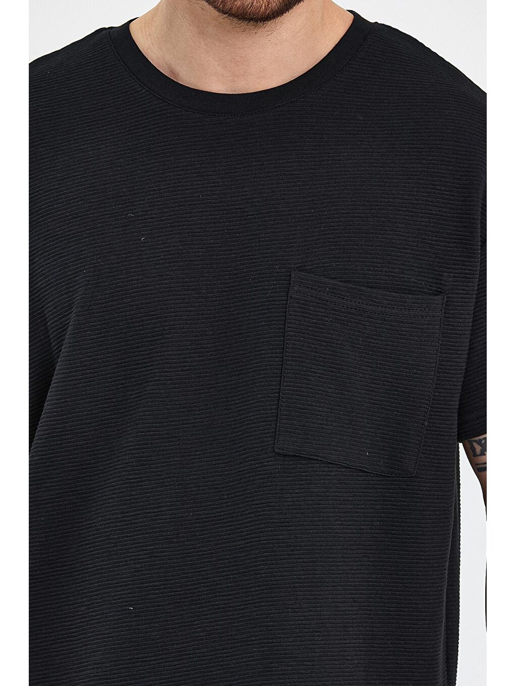 Siyah Bisiklet Yaka Cepli Ottoman Relax Fit Erkek Tişört-2