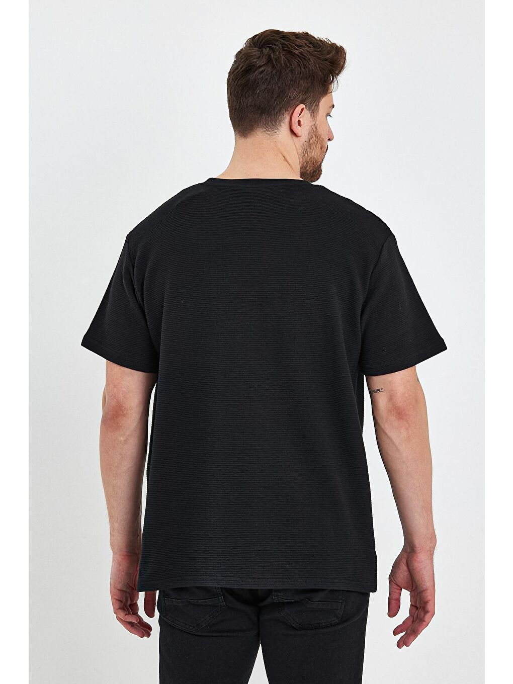 Siyah Bisiklet Yaka Cepli Ottoman Relax Fit Erkek Tişört-3