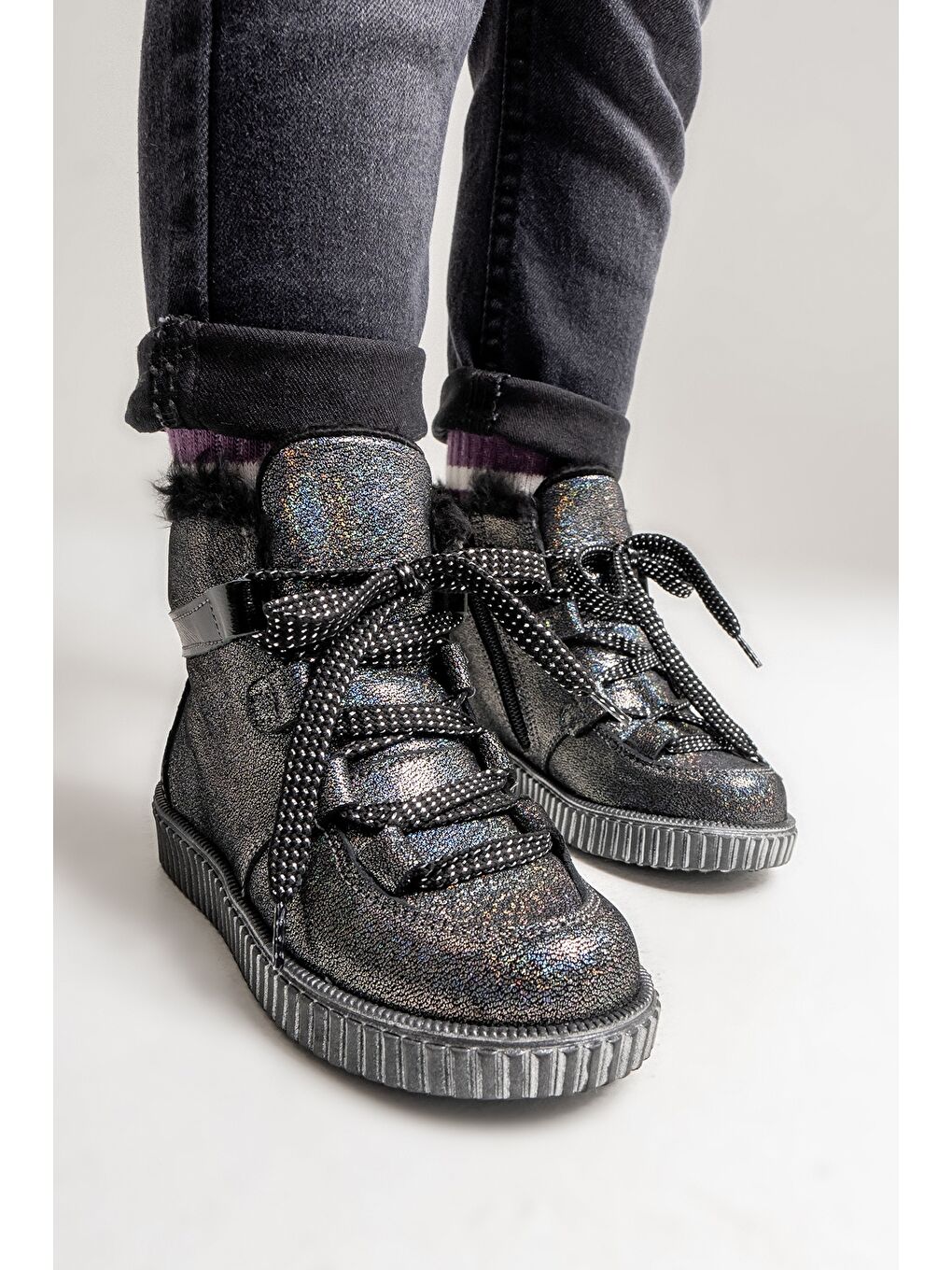 Kız Çocuk Siyah Simli Hakiki Deri Anatomik Günlük Bot-3