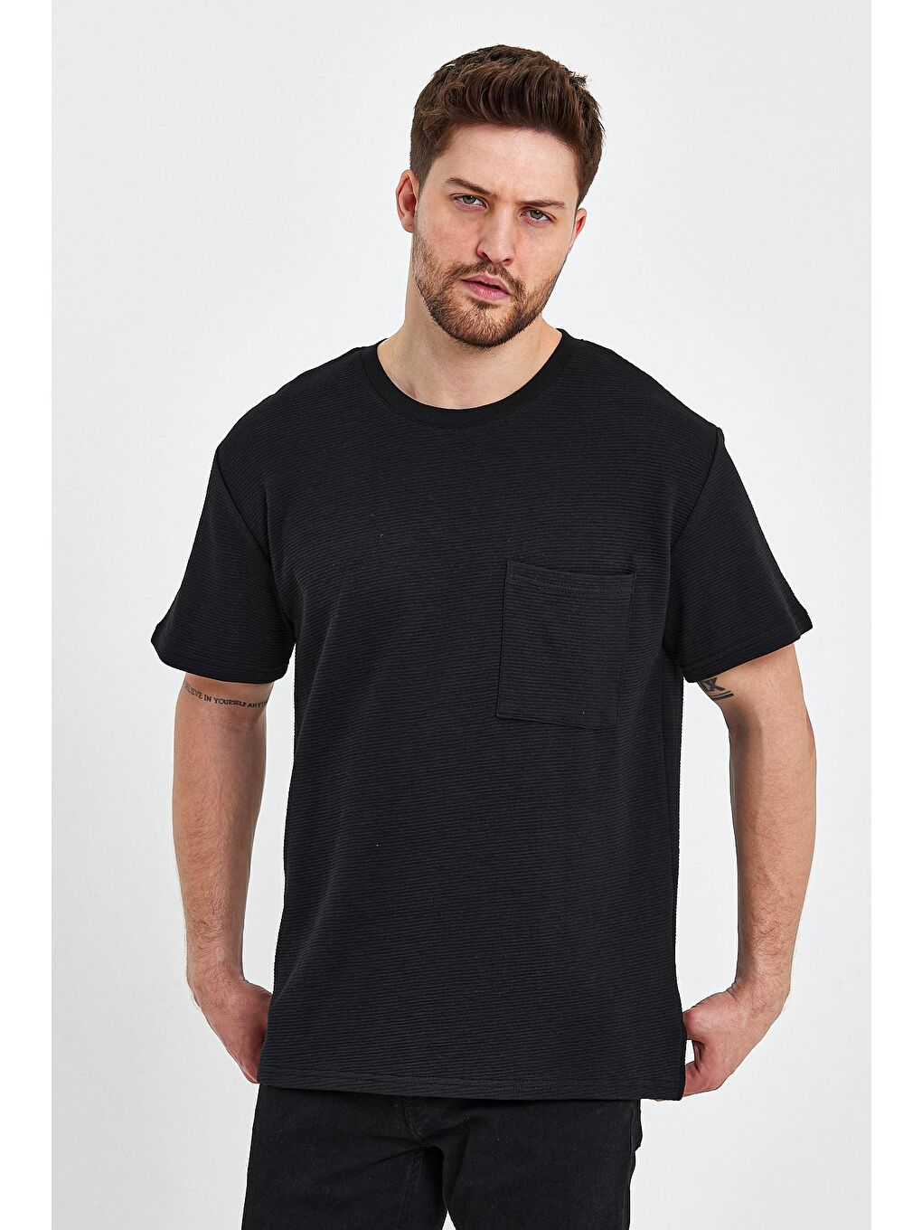 Siyah Bisiklet Yaka Cepli Ottoman Relax Fit Erkek Tişört-4