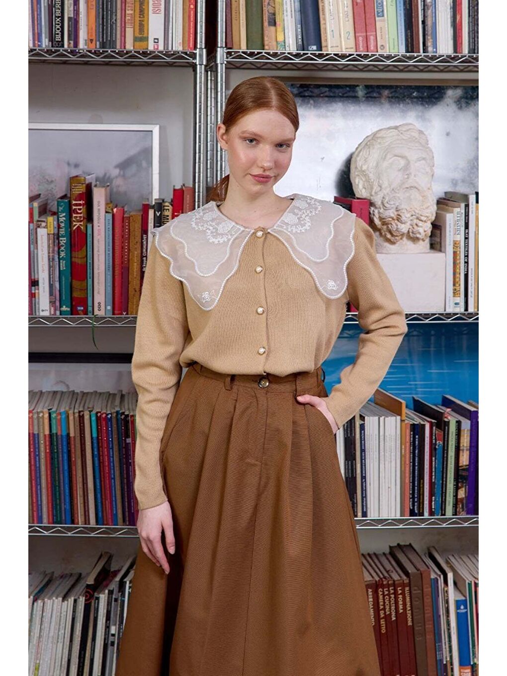 Bej Dantel Yakalı Karamel Triko Hırka